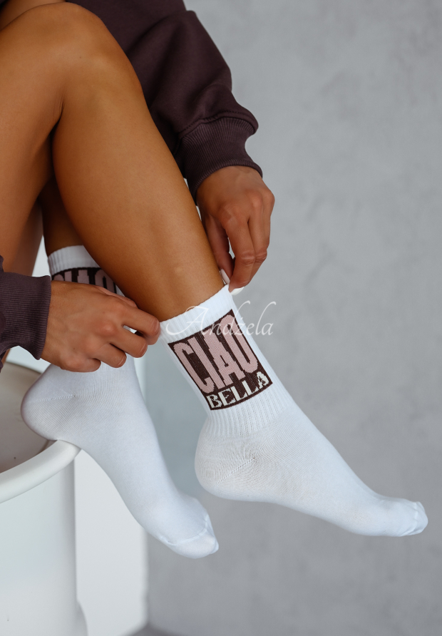 Lange Socken mit Schriftz&uuml;gen Ciao Bella biało-Schokoladenbraun