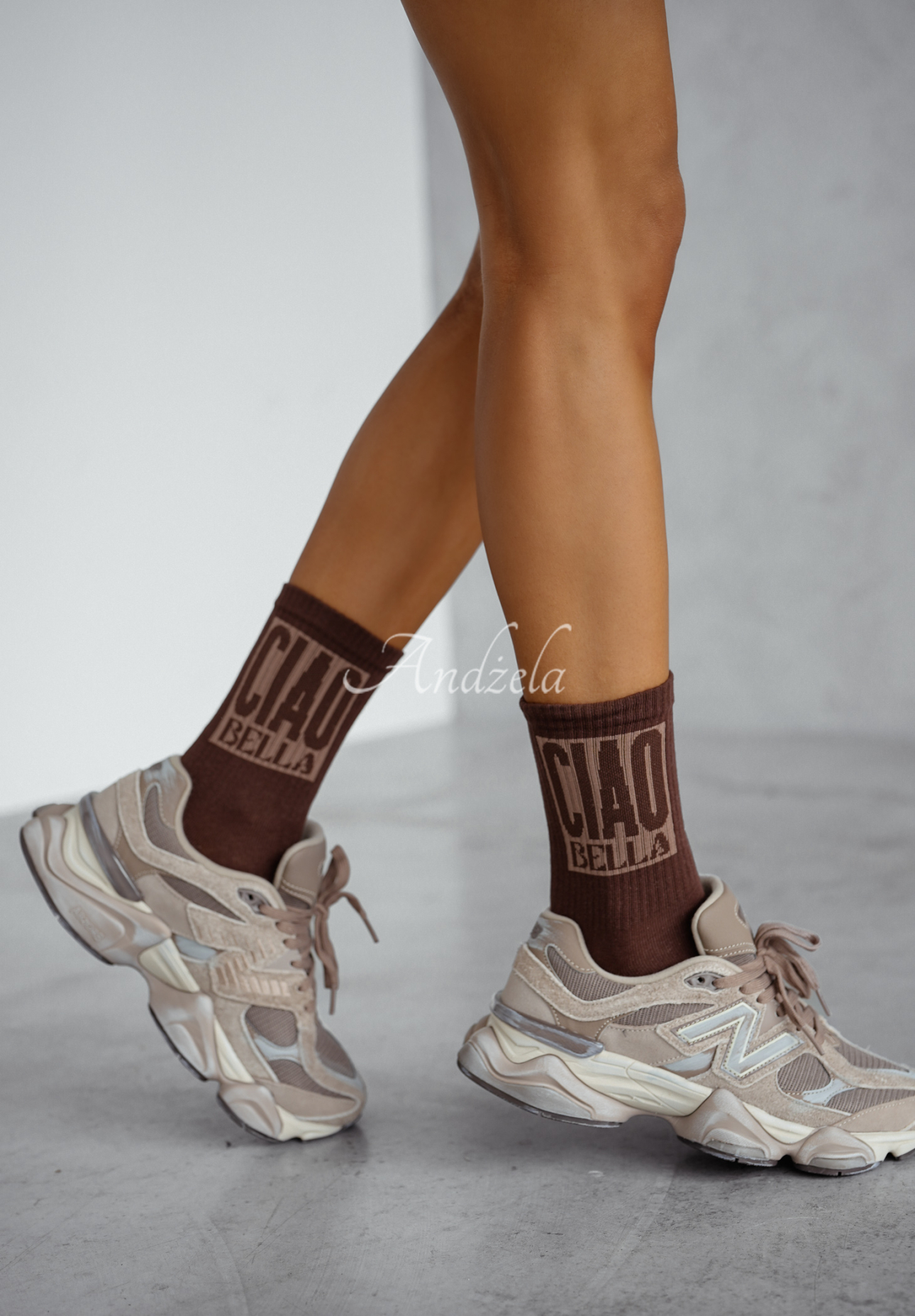 Lange Socken mit Schriftzügen Ciao Bella Schokoladenbraun