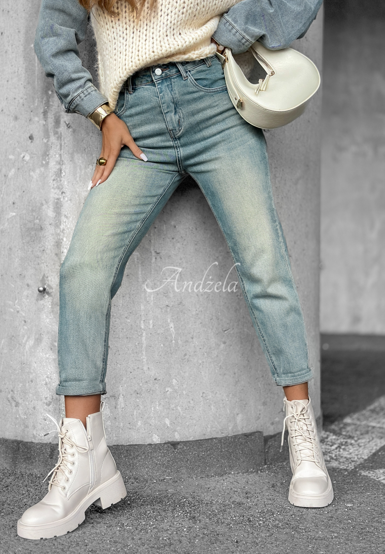 Jeanshose mom fit Still Thinking Hellblau