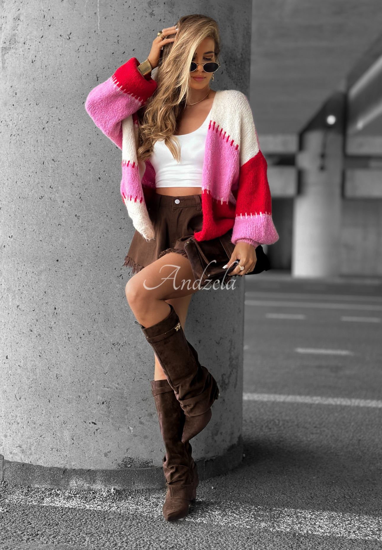 Kurze Strickjacke Cold Coffee rosa-rot