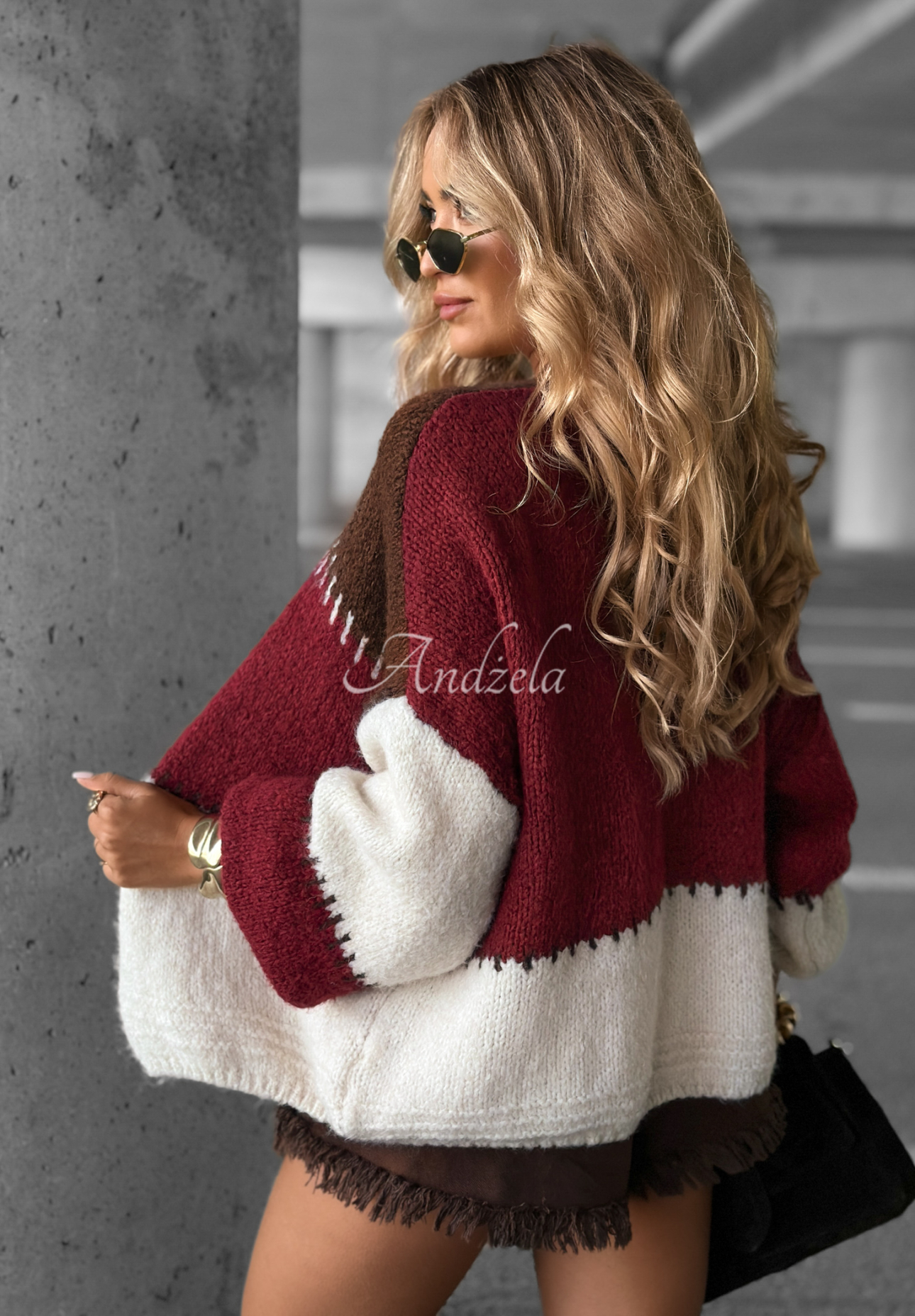 Kurze Strickjacke Cold Coffee burgunderrot-schokoladenbraun