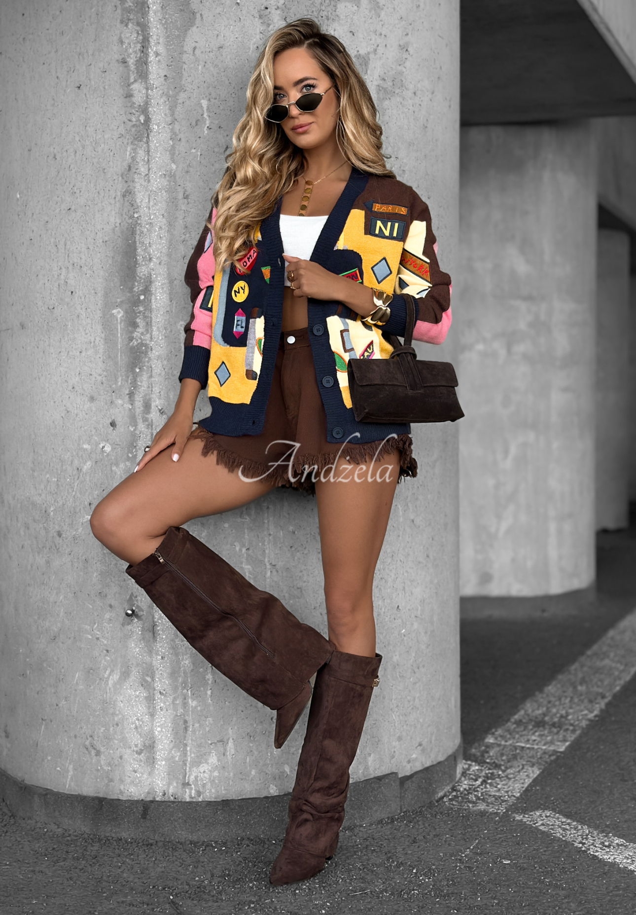 Kurze gemusterte Strickjacke The World Trip Schokoladenbraun