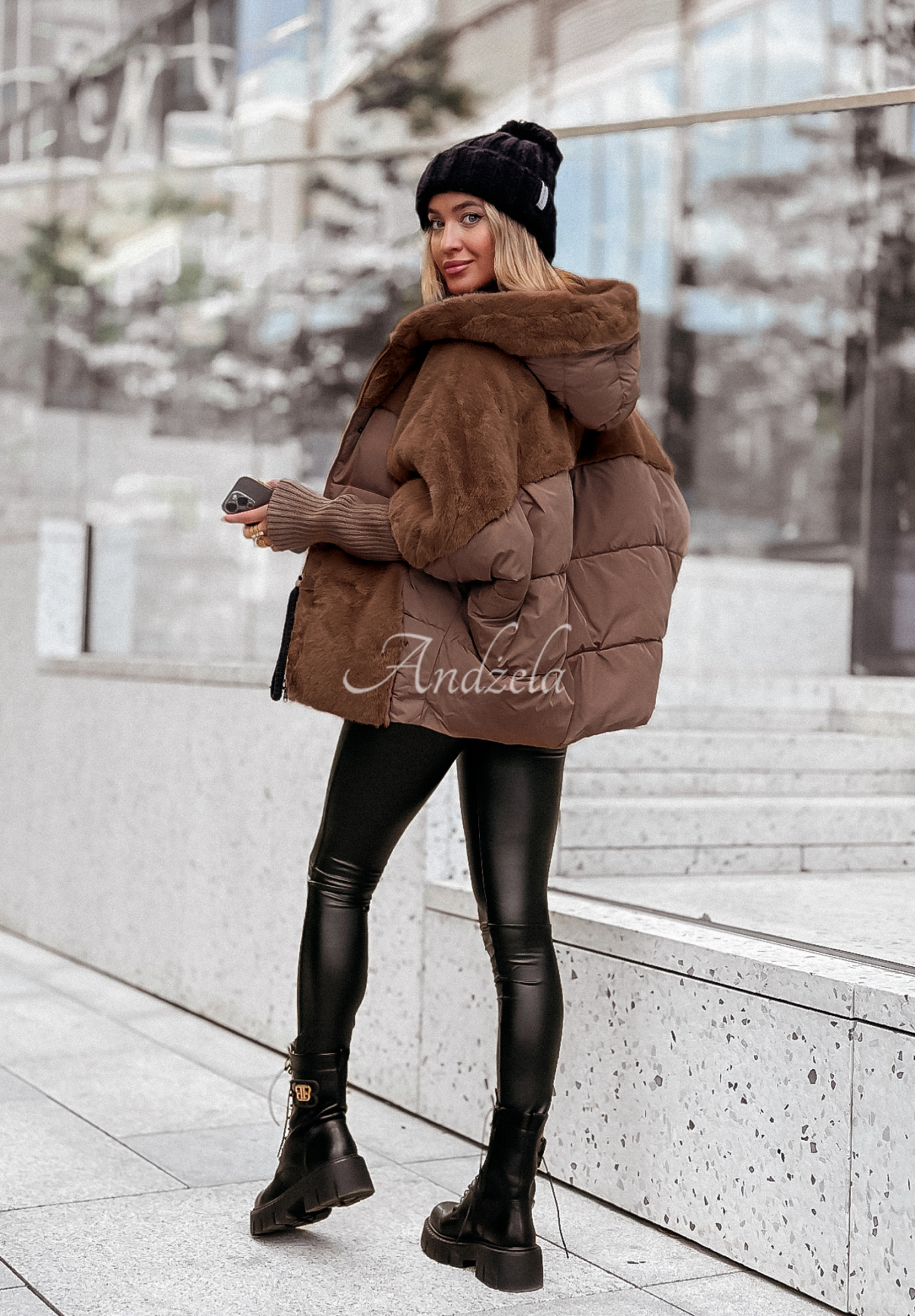 Gesteppte Jacke mit Fellimitat Snow &amp; Pines Schokoladenbraun