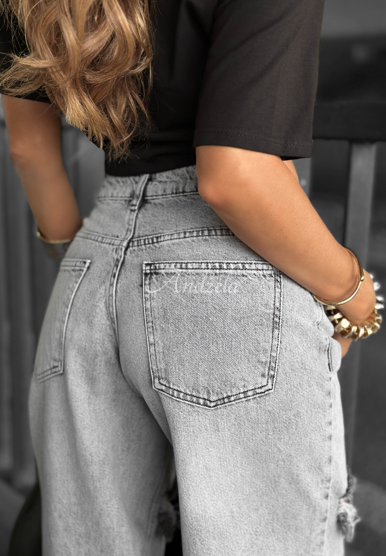 Jeans mit weitem Bein und Rissen Cancel Everything hellgrau