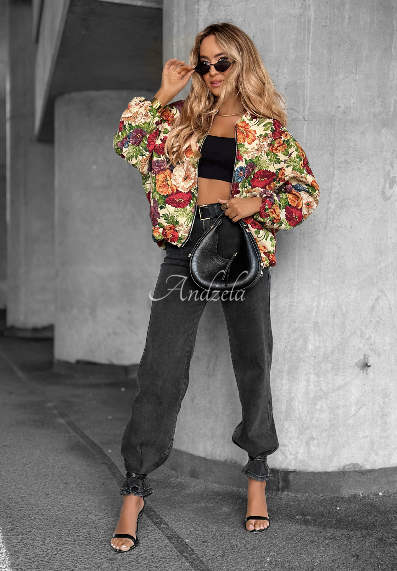Kurze Bomberjacke mit Blumenmuster Fragrant Flowers beige-orange