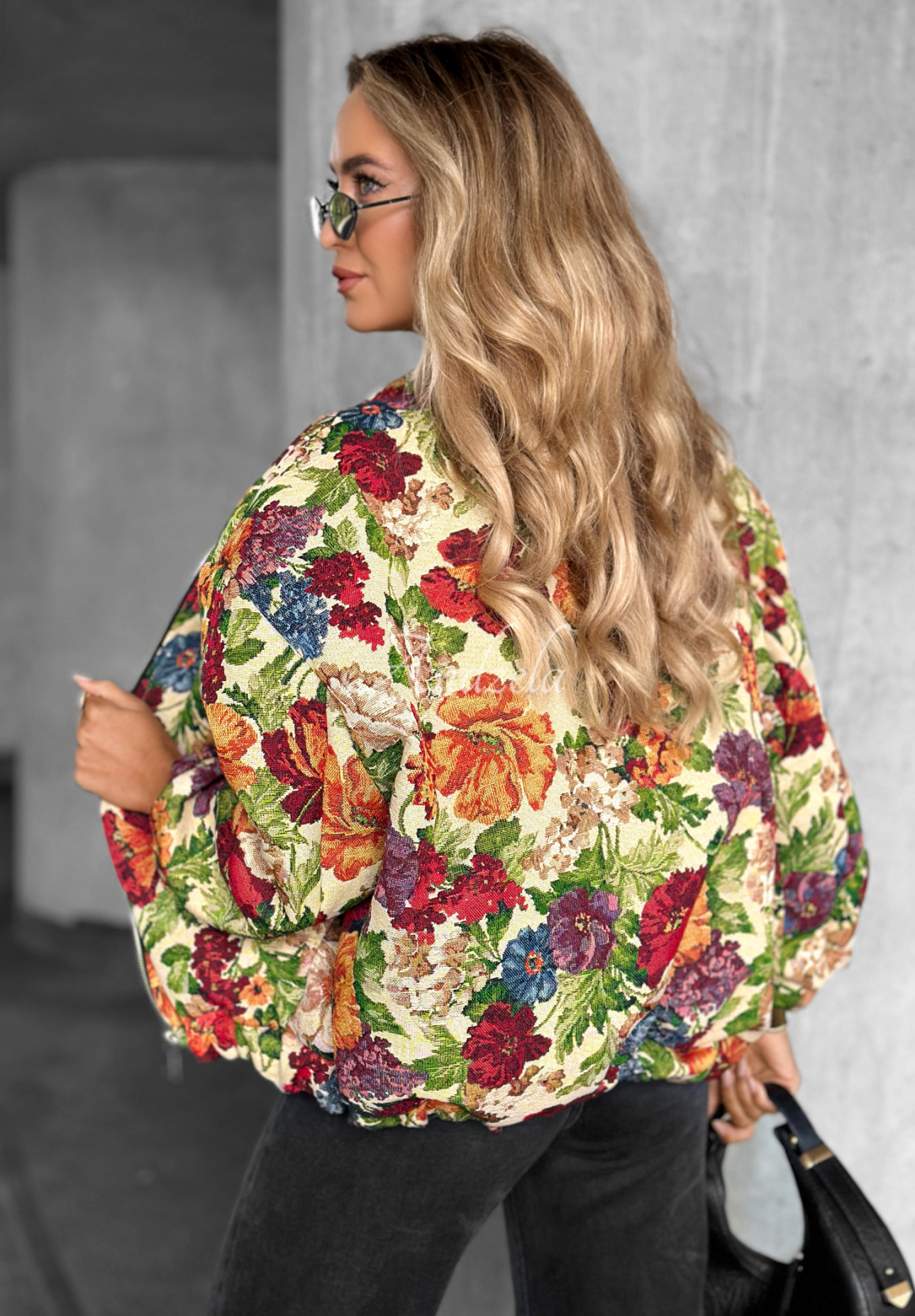 Kurze Bomberjacke mit Blumenmuster Fragrant Flowers beige-orange
