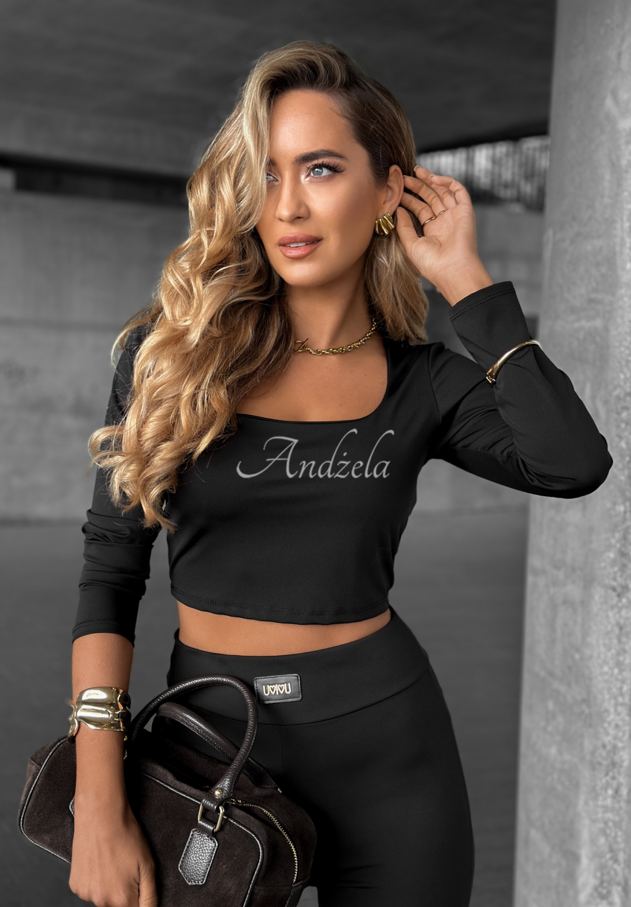 Short longsleeve blouse with neckline Go Ahead black