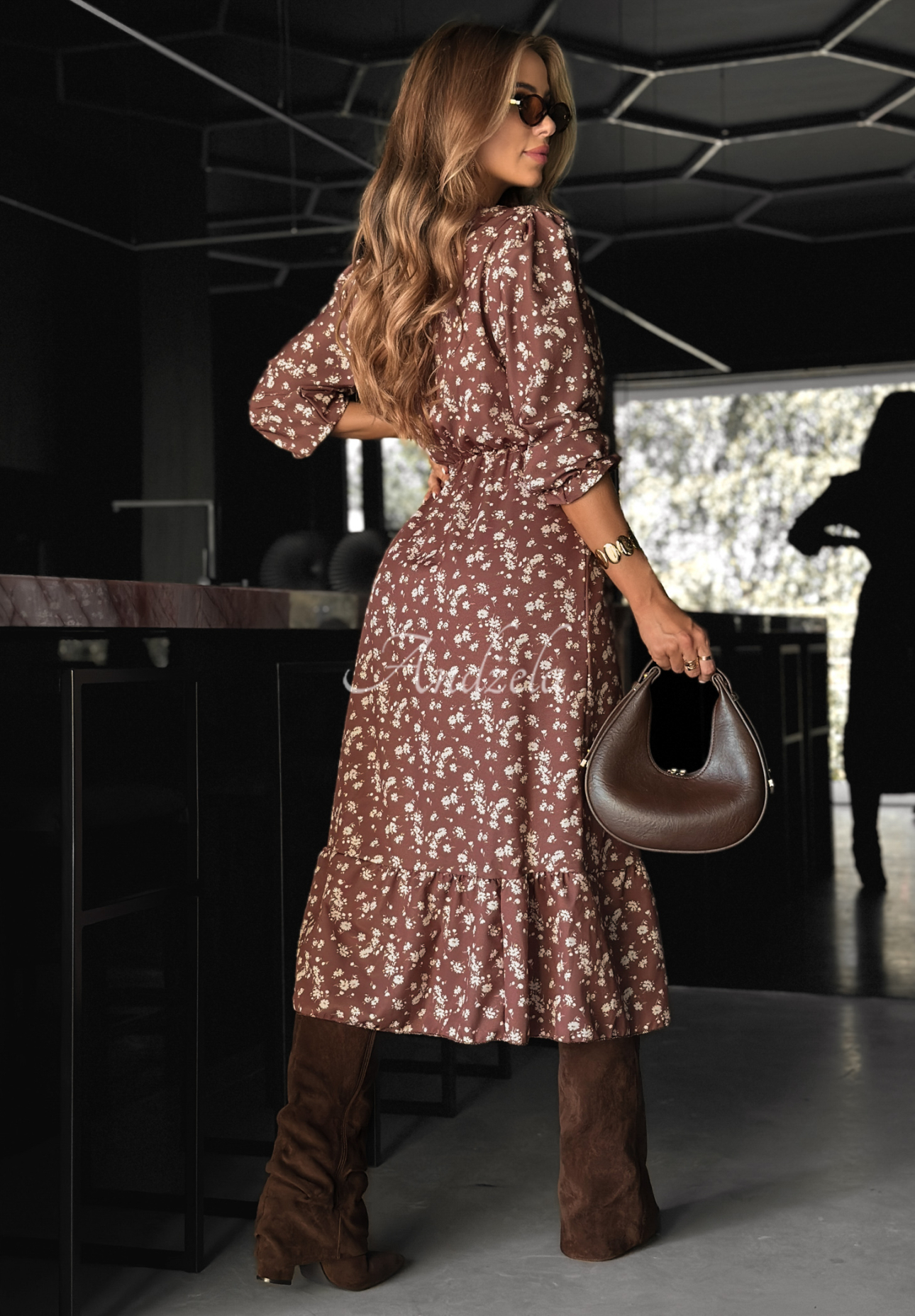 Midikleid mit Blumenmuster Guess Who Schokoladenbraun