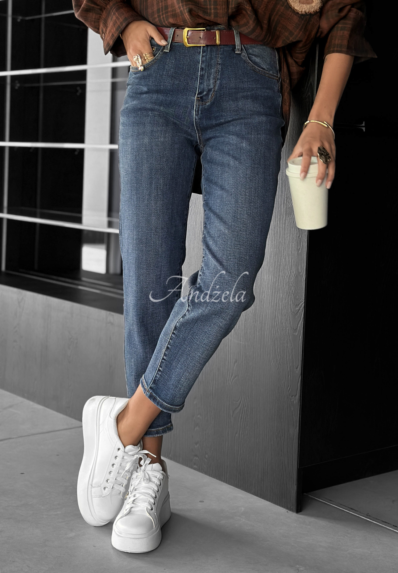 Mom-Fit-Jeans mit Gürtel Feel Alive Blau