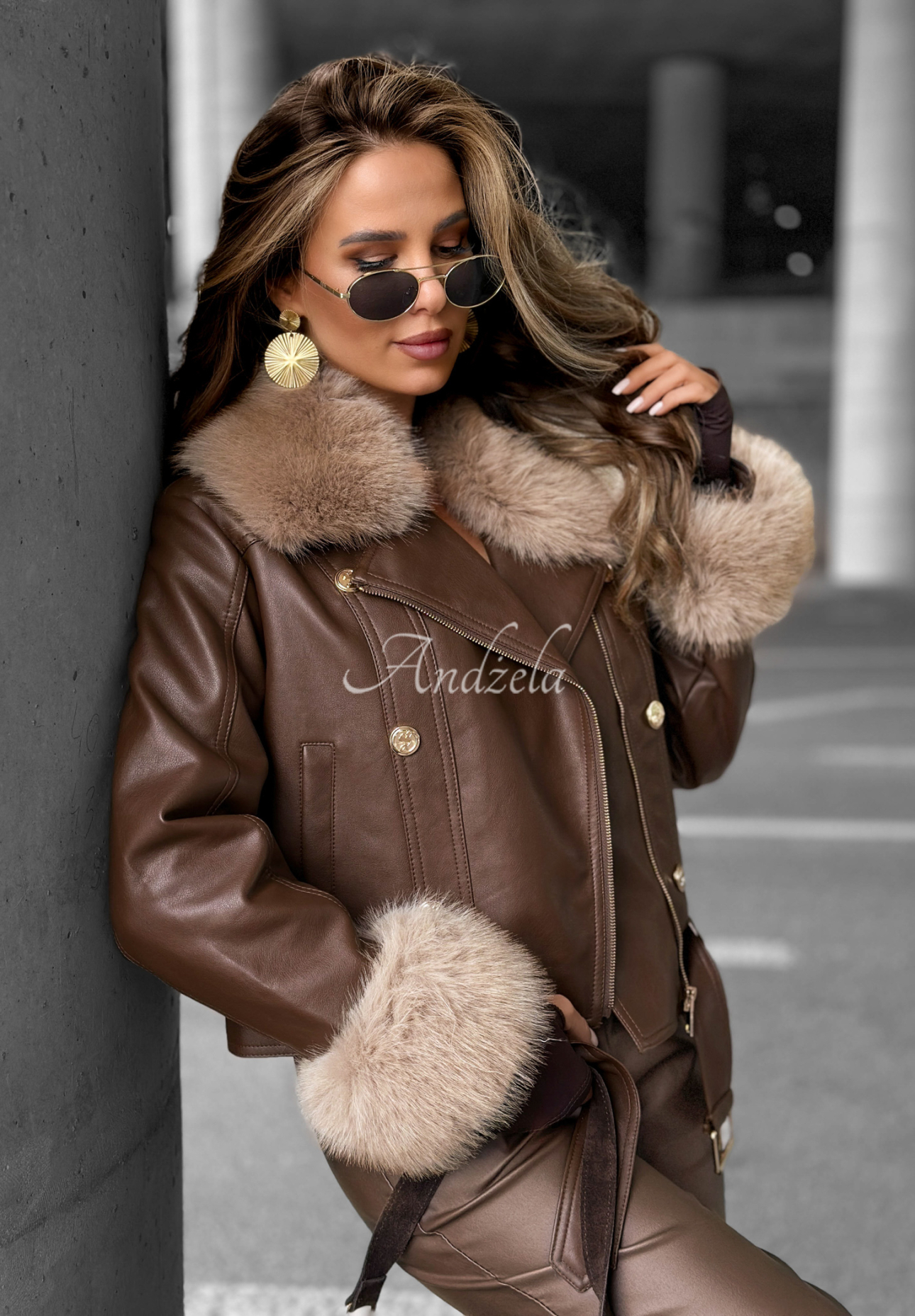 Kurze Leder-Bikerjacke mit Fell The Woodlands Schokoladenbraun