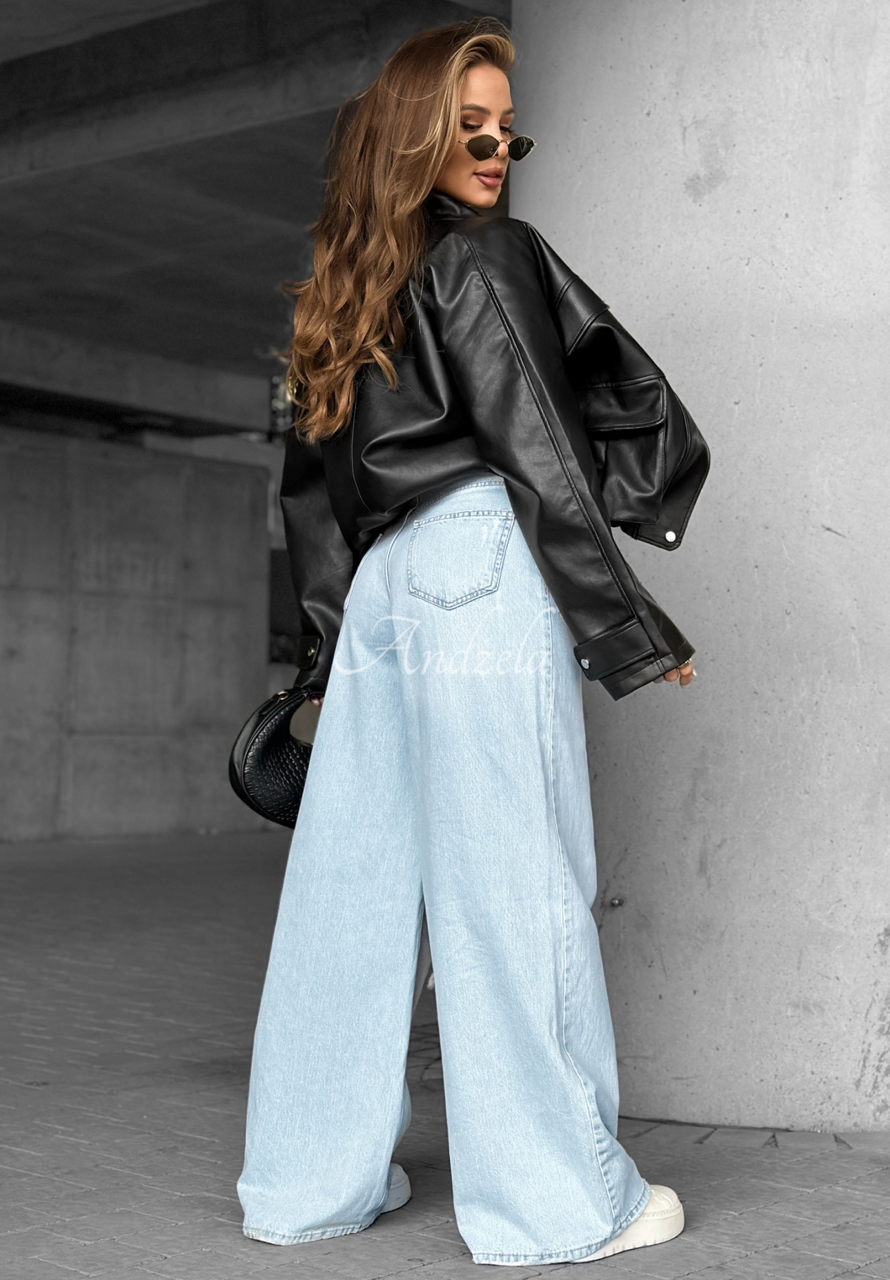 Wide-leg Jeans mit Abschürfungen Still Waiting Here Hellblau