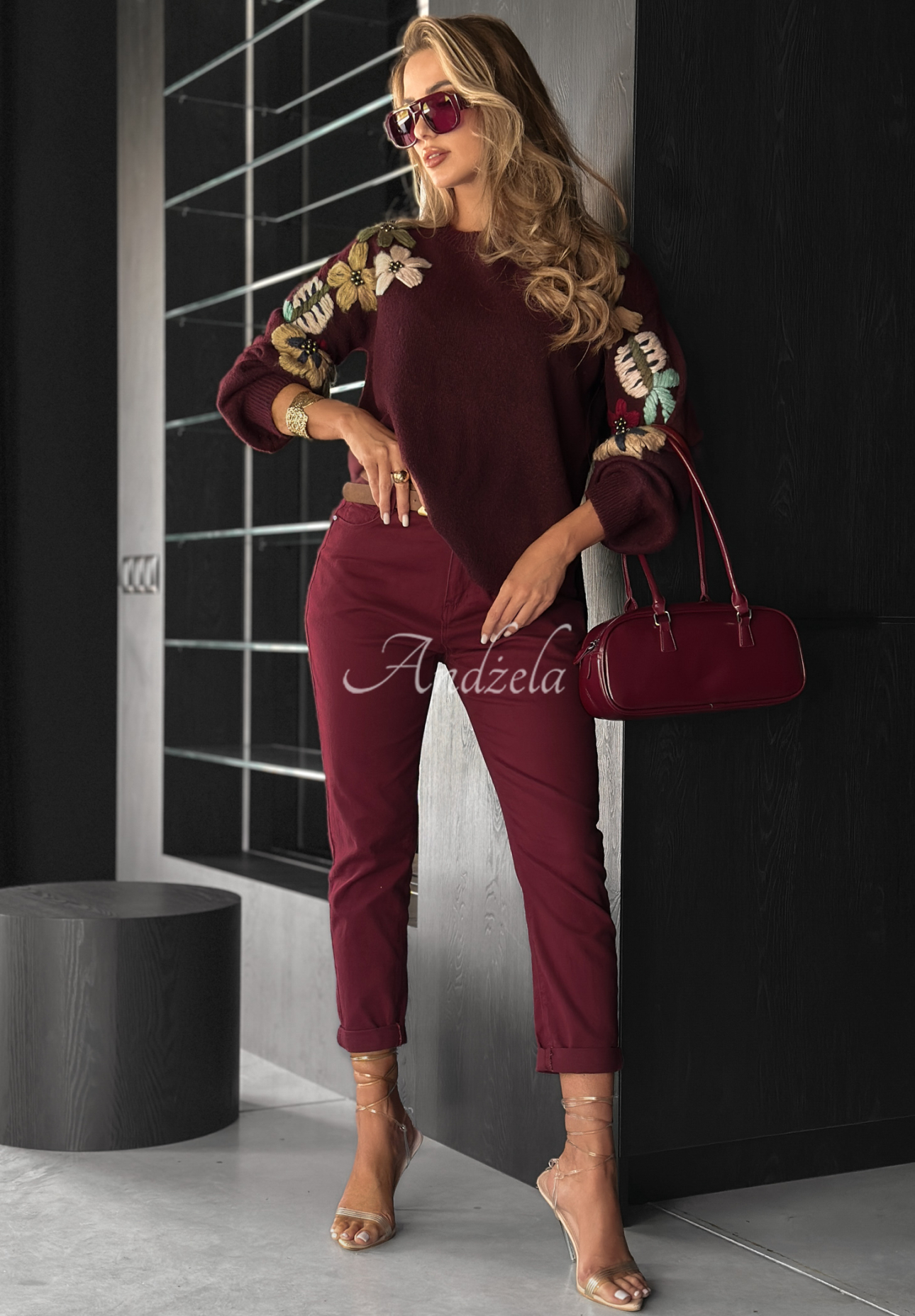 Pullover mit gestickten Blumen Colorful Flowers Burgunderrot