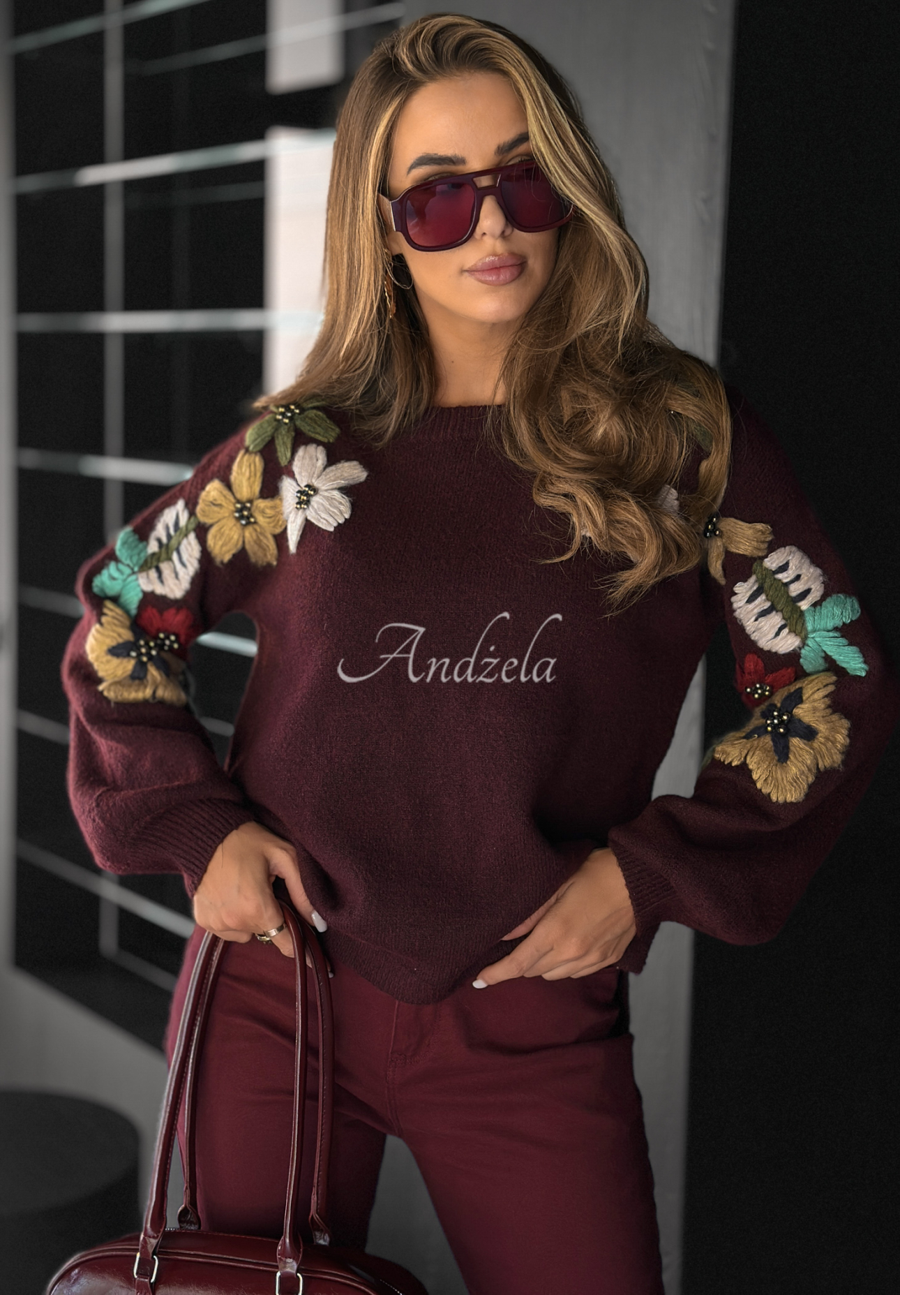 Pullover mit gestickten Blumen Colorful Flowers Burgunderrot