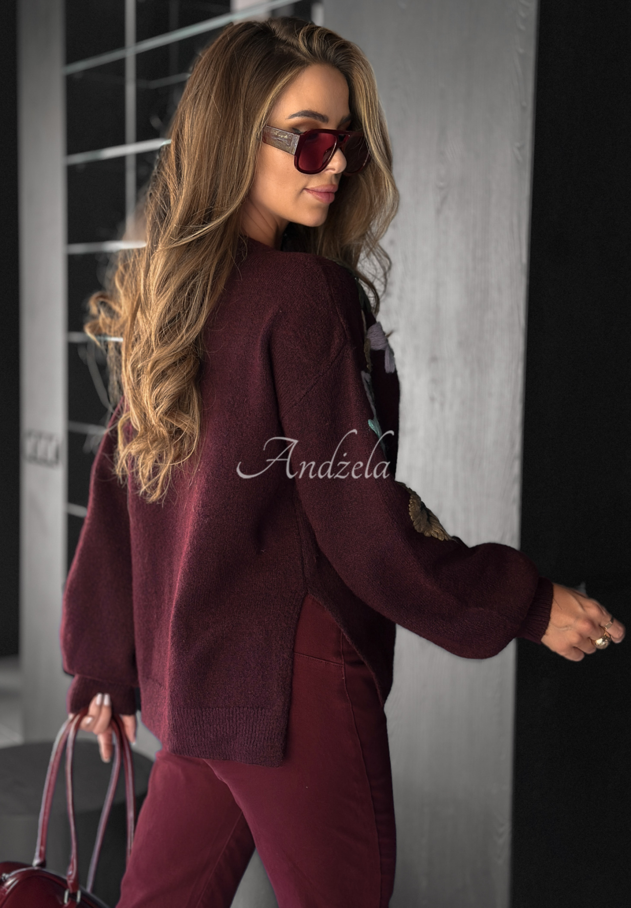 Pullover mit gestickten Blumen Colorful Flowers Burgunderrot