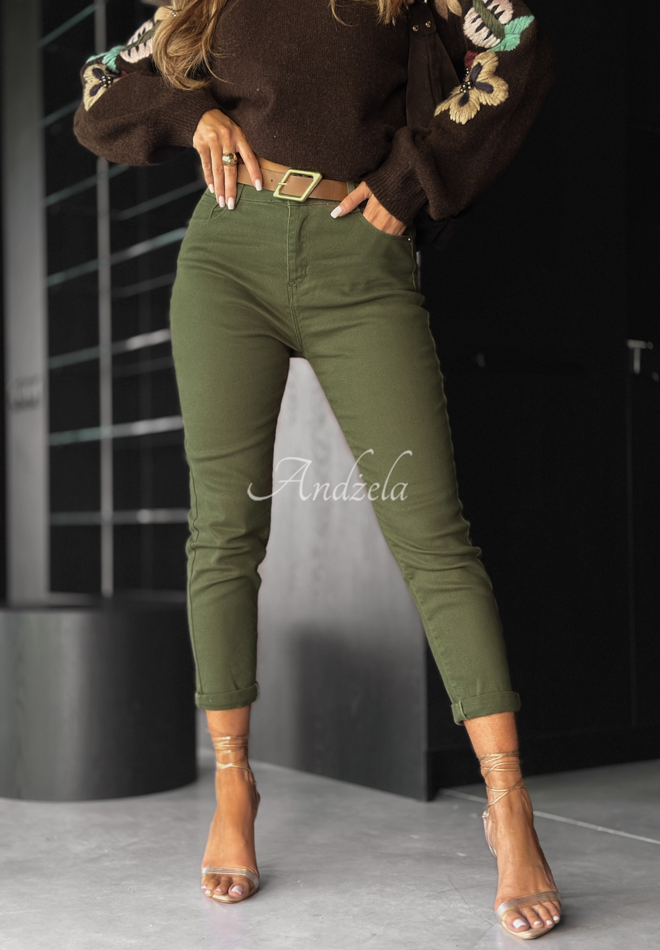 Jeans mit Gürtel Born For This Khaki