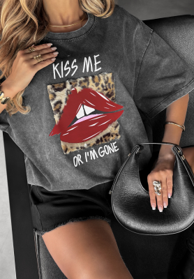 T-Shirt mit Aufdruck Kiss Me Or I'm Gone Grau
