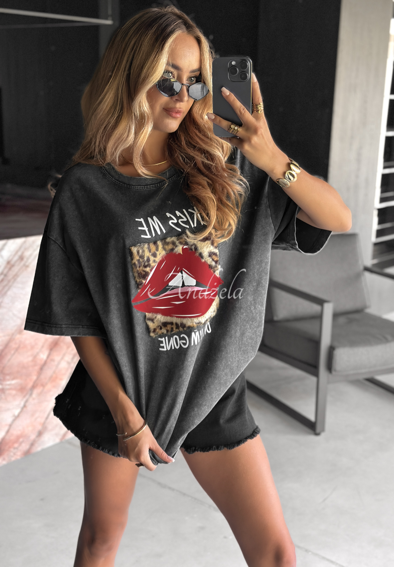 T-Shirt mit Aufdruck Kiss Me Or I&#039;m Gone Grau