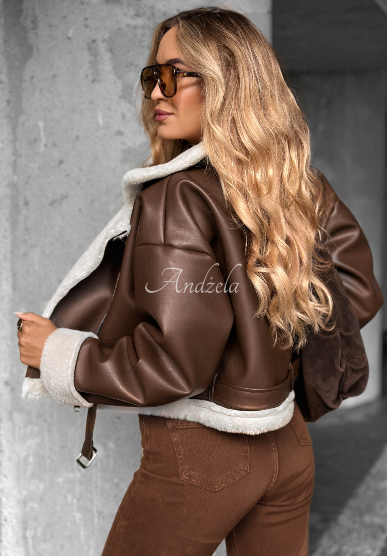 Kurze Lederjacke mit Fell No Reaction Schokoladenbraun