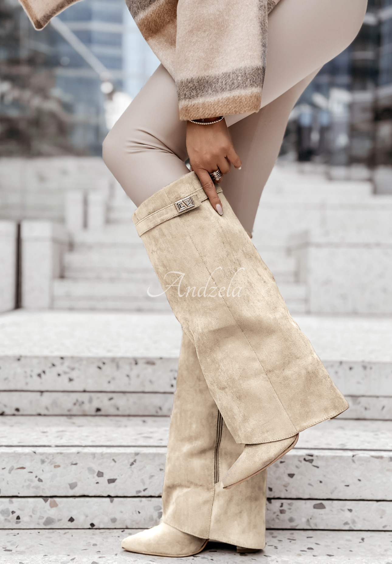 Lange Velourslederstiefel Neville Beige II