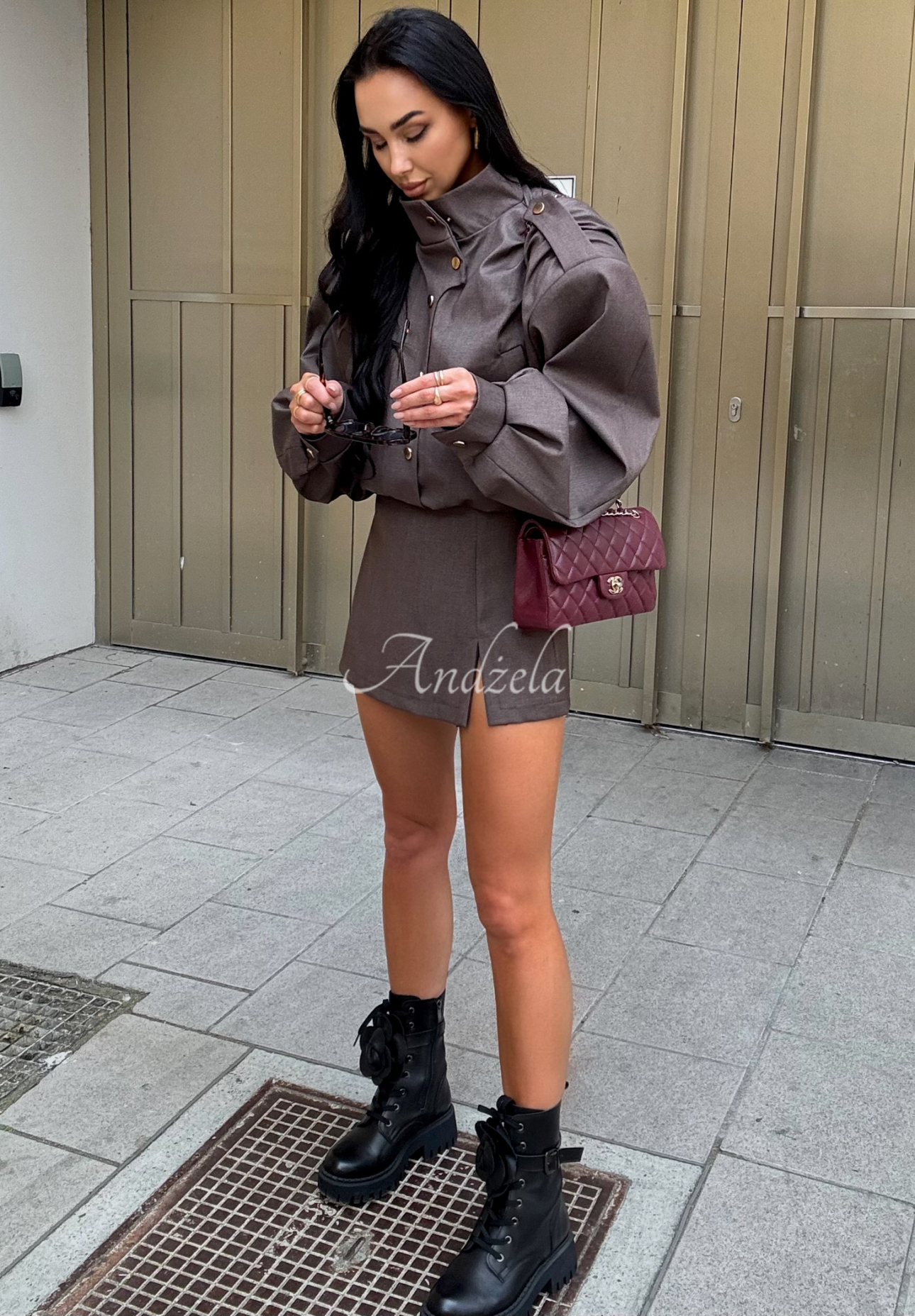 Mini skirt-shorts with slit La Milla Got My Attention mocha