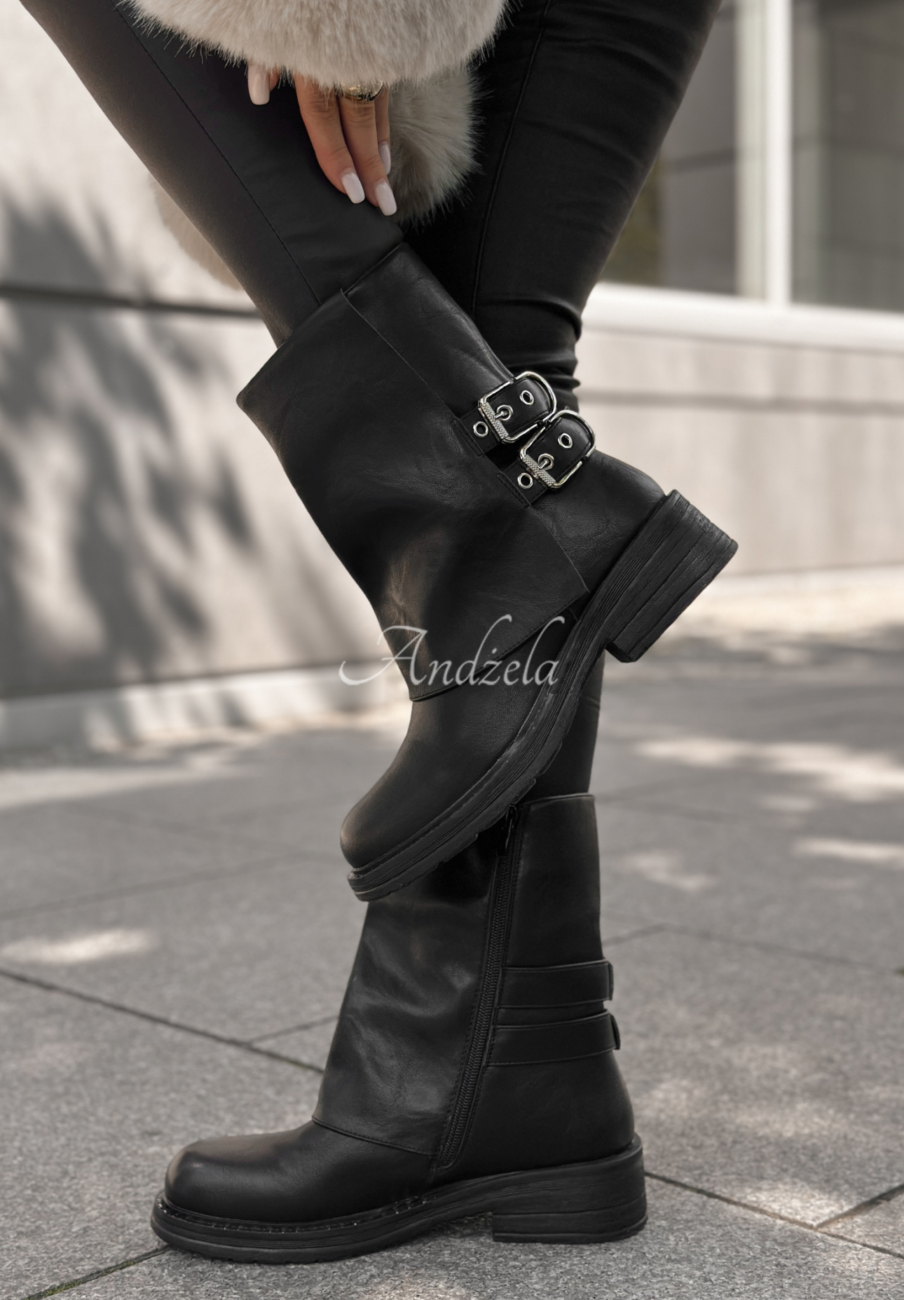 Lederstiefeletten mit Schnallen Talk About You Schwarz