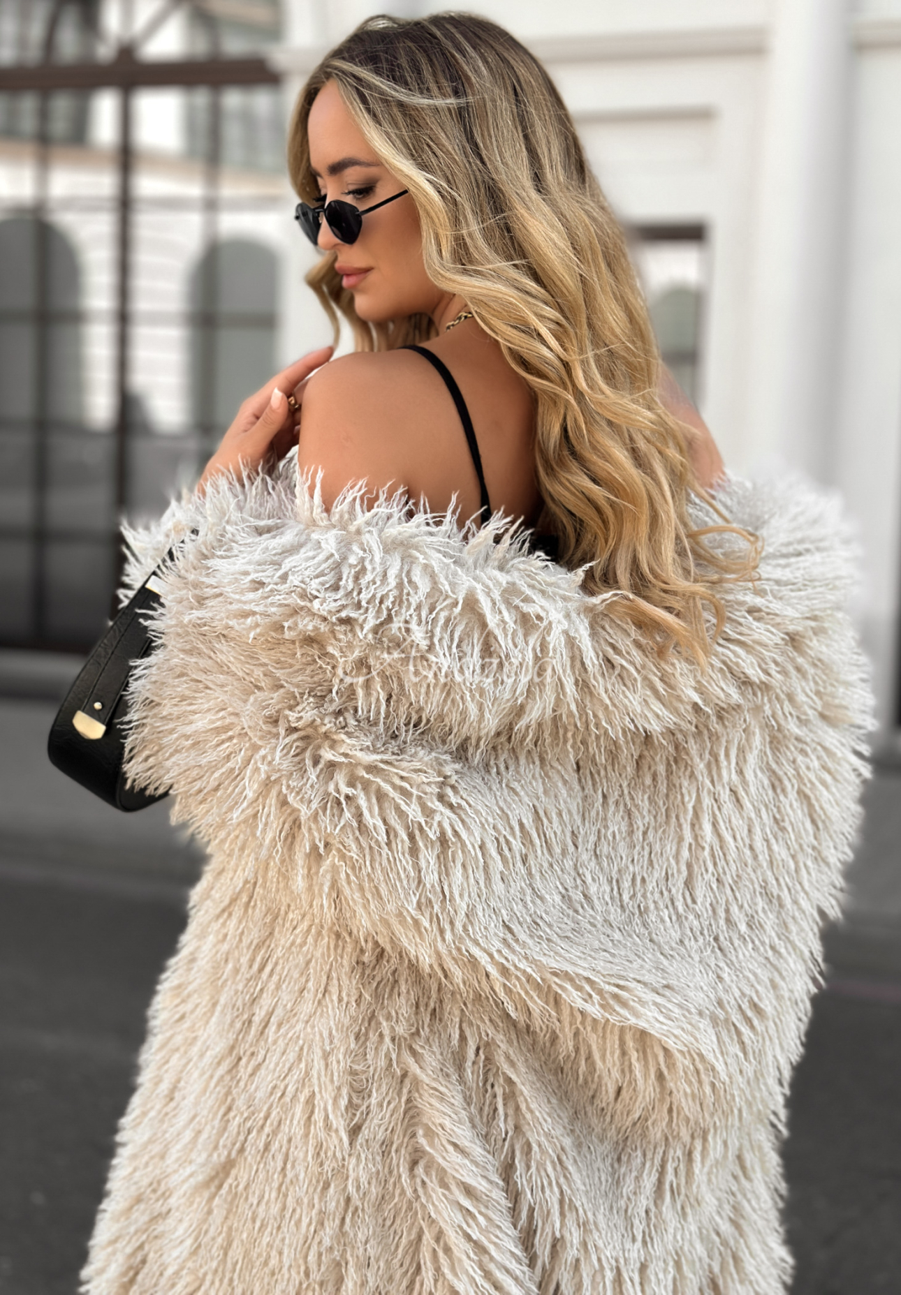 Langer Pelzmantel Hello Drama Queen Beige