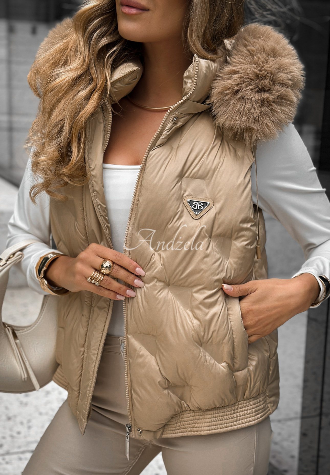 Kurze Weste mit Kapuze By The Window Beige
