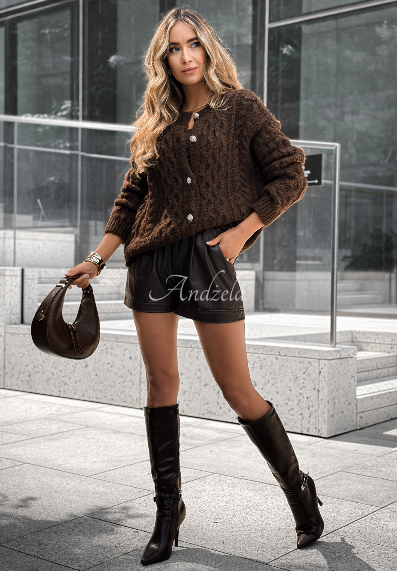 Dekorativ gewebte Strickjacke Chesterton Schokoladenbraun