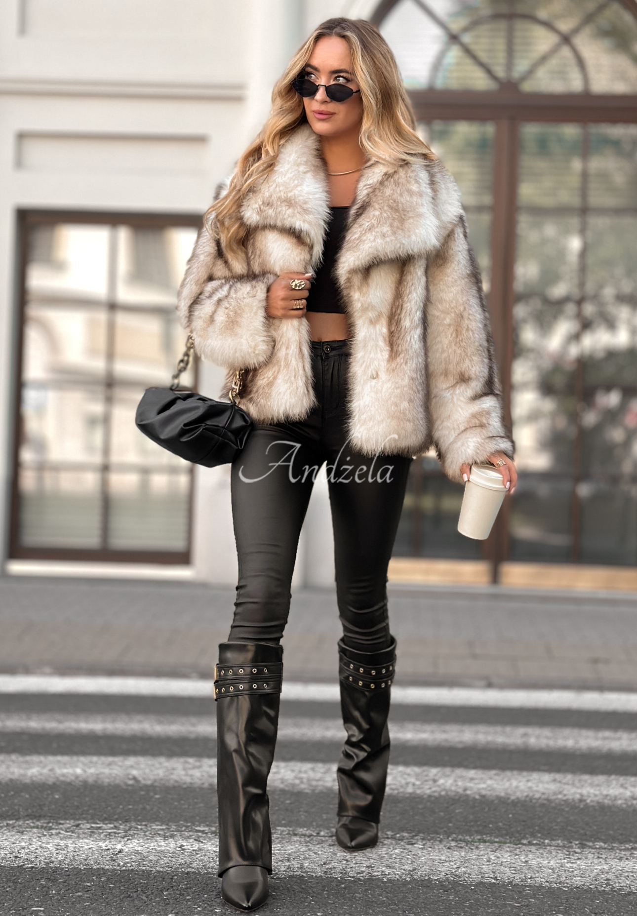 Kurzer Pelzmantel mit Kragen Pumpkin Latte Beige