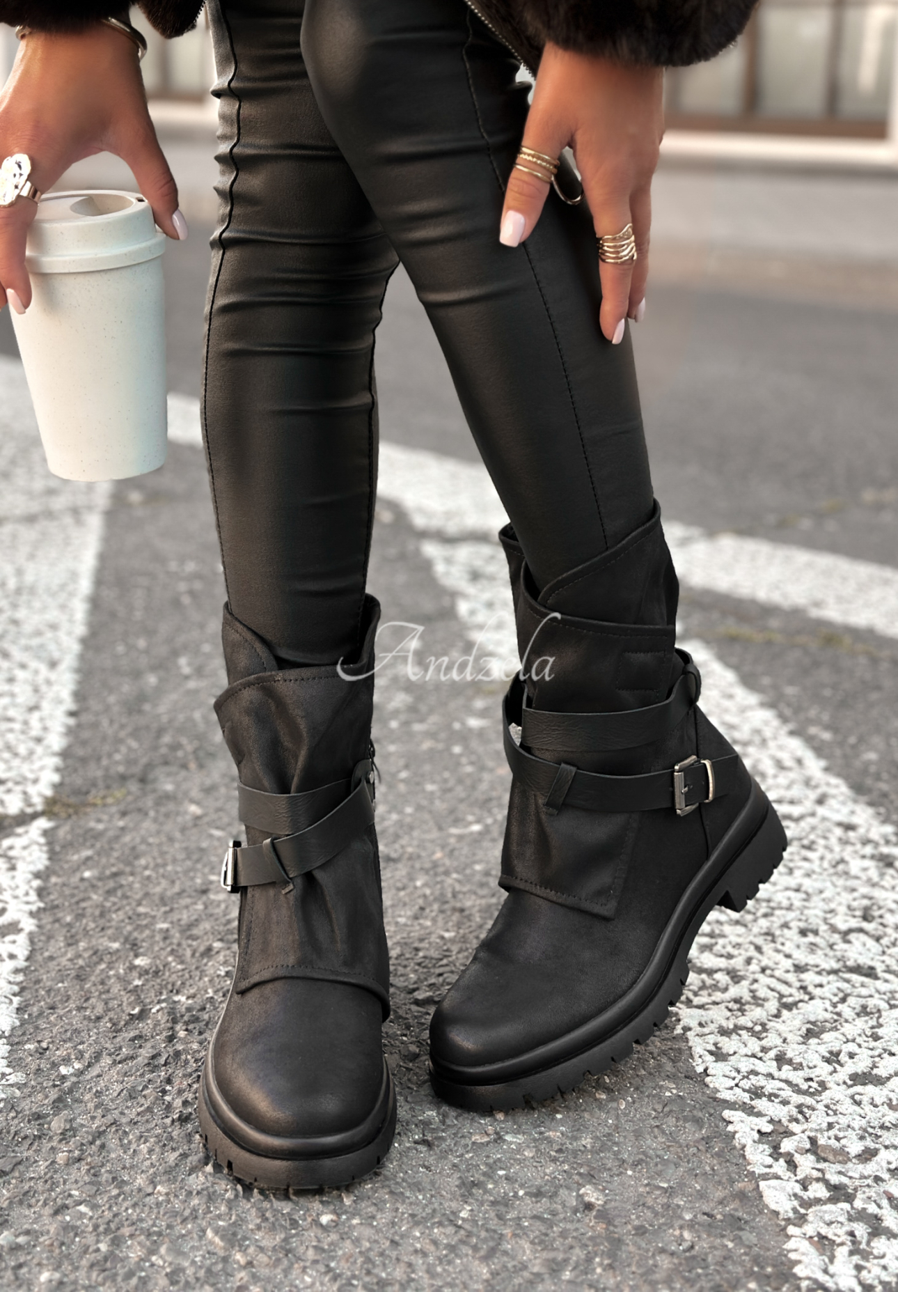 Lederstiefeletten mit Schnallen Still So Warm Schwarz