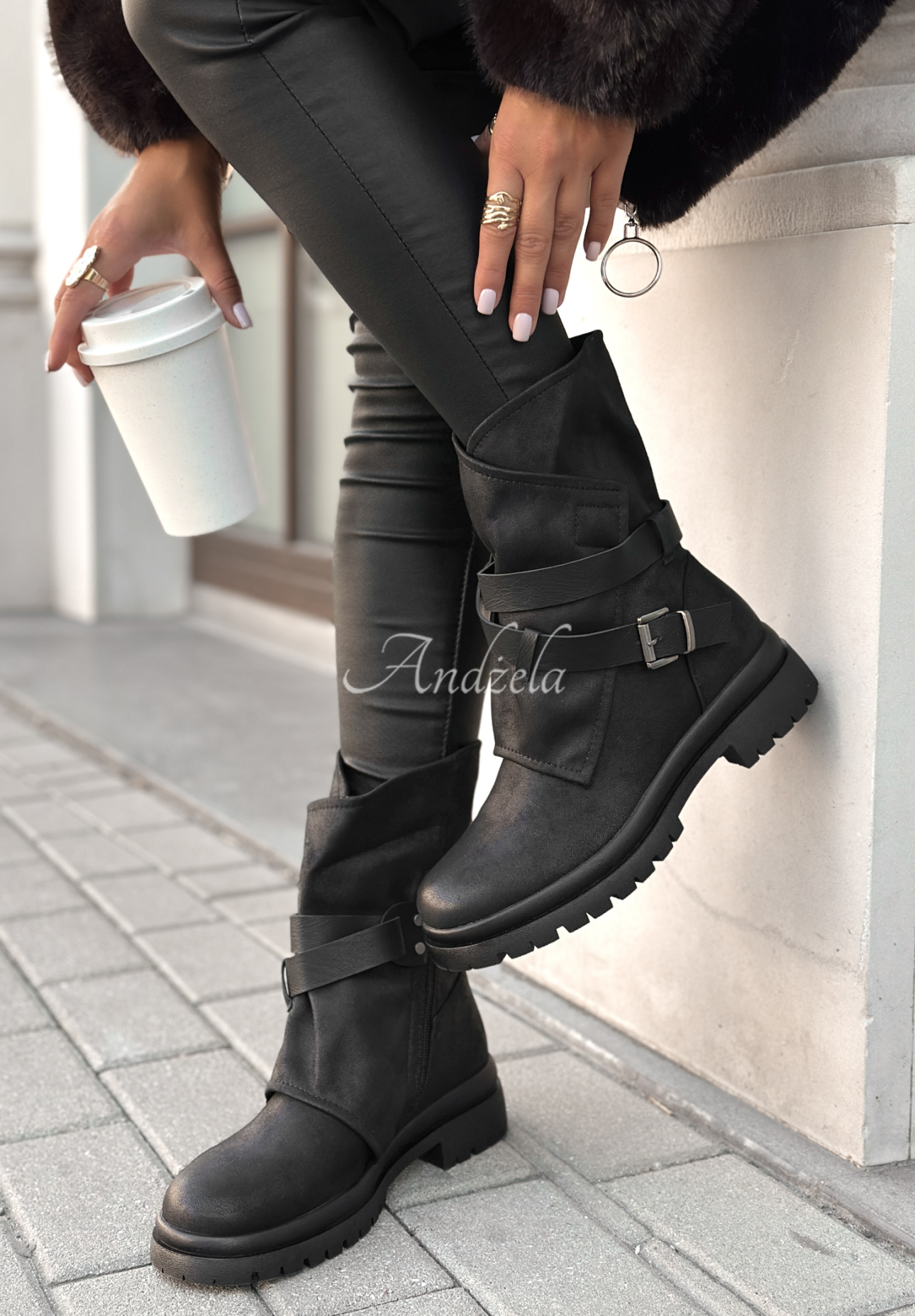 Lederstiefeletten mit Schnallen Still So Warm Schwarz