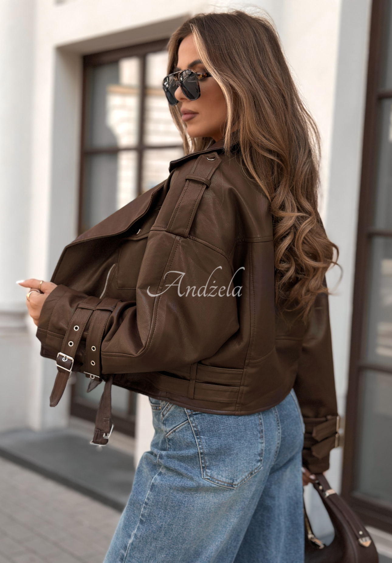 Kurze Bikerjacke aus Leder Not Your Girl Schokoladenbraun