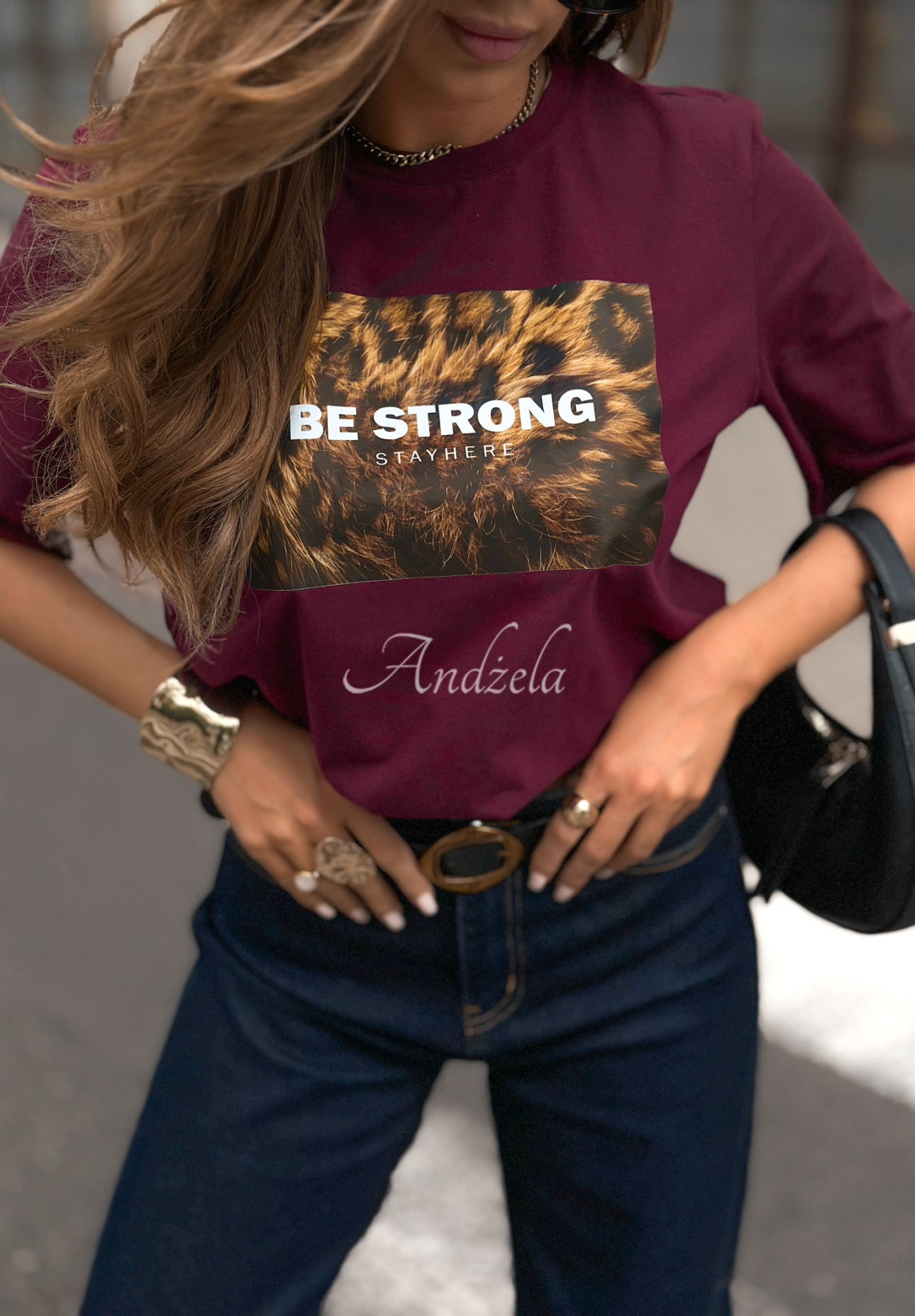 T-Shirt mit Aufdruck Be Strong Burgunderrot
