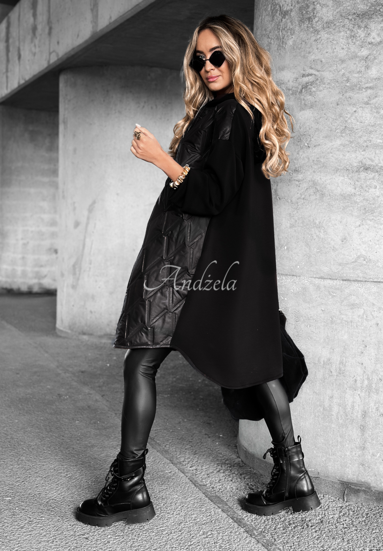 Lange Steppjacke mit Kapuze Through The Day Schwarz