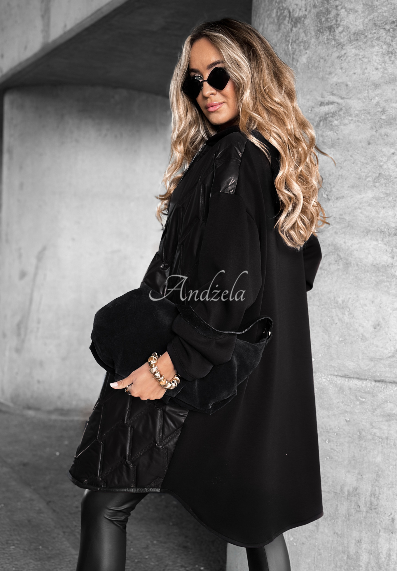 Lange Steppjacke mit Kapuze Through The Day Schwarz