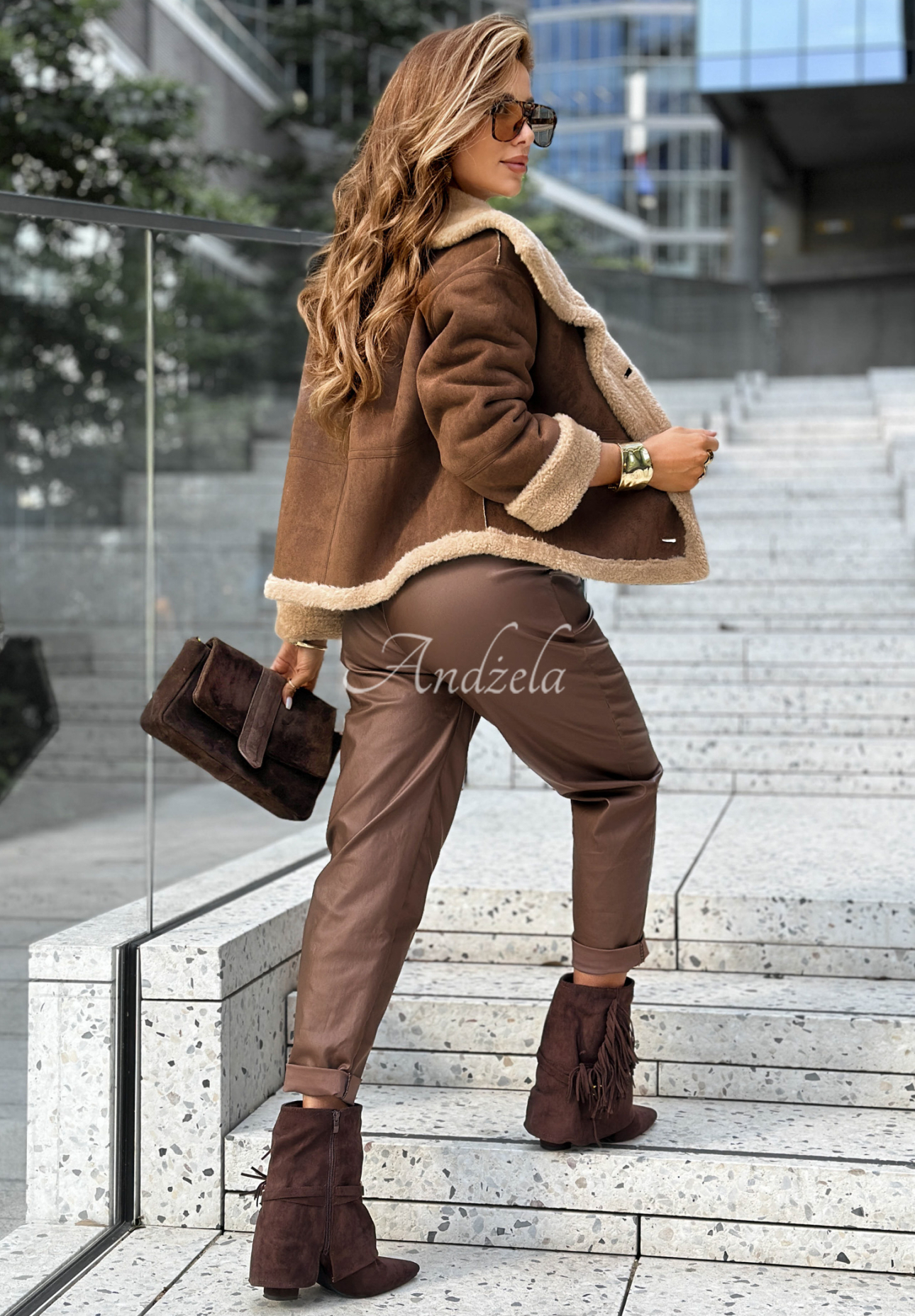 Kurze Wildlederjacke mit Schaffellfutter Maple Park Schokoladenbraun