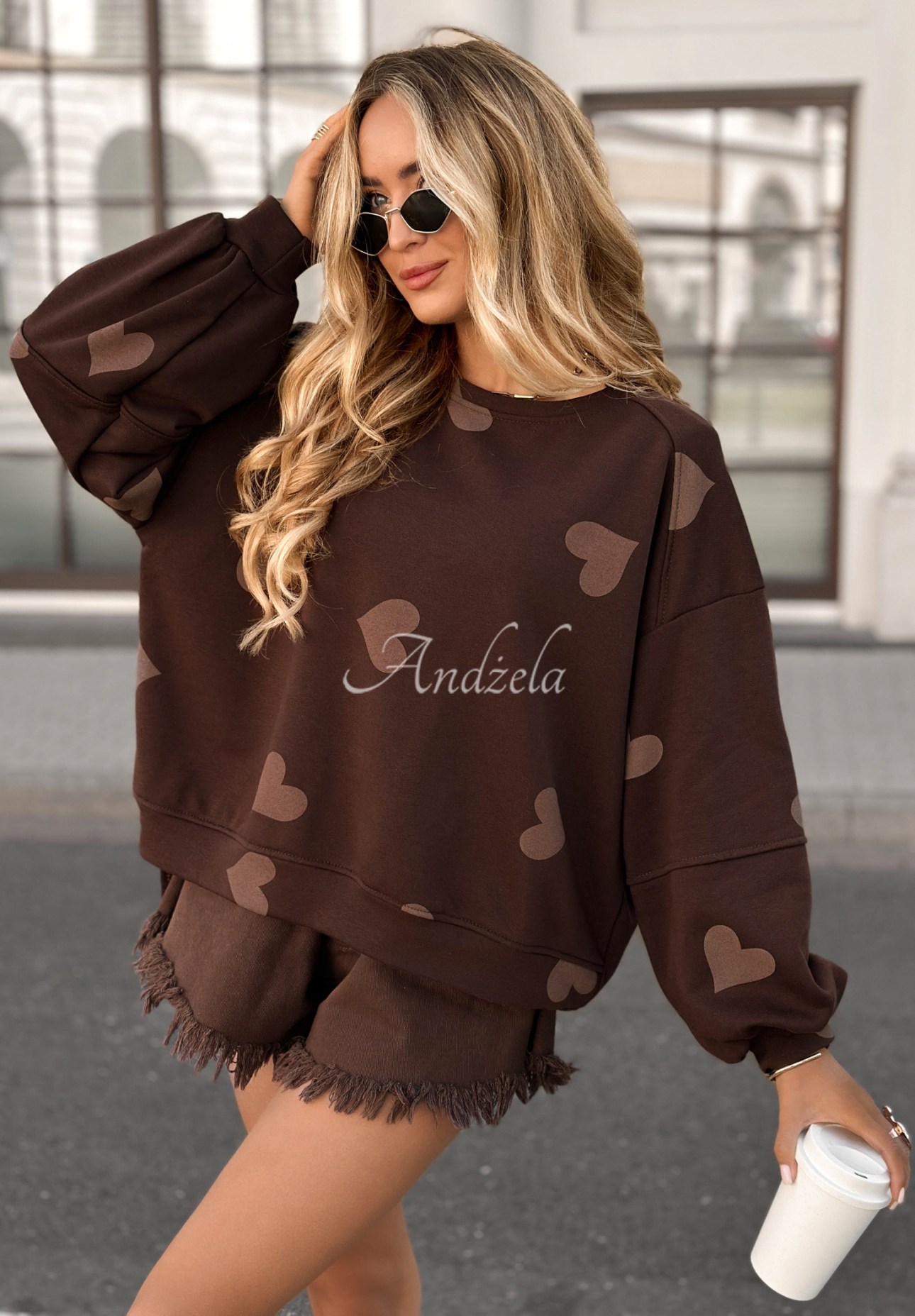 Sweatshirt mit Herzen Spread Love Schokoladenbraun