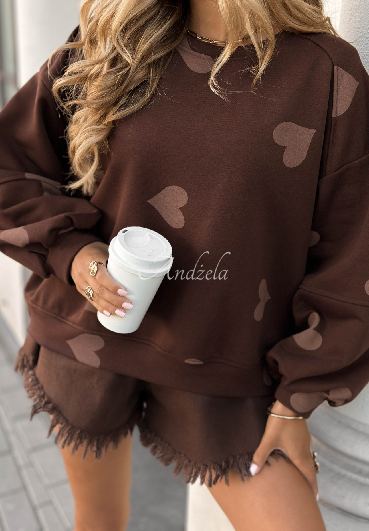 Sweatshirt mit Herzen Spread Love Schokoladenbraun