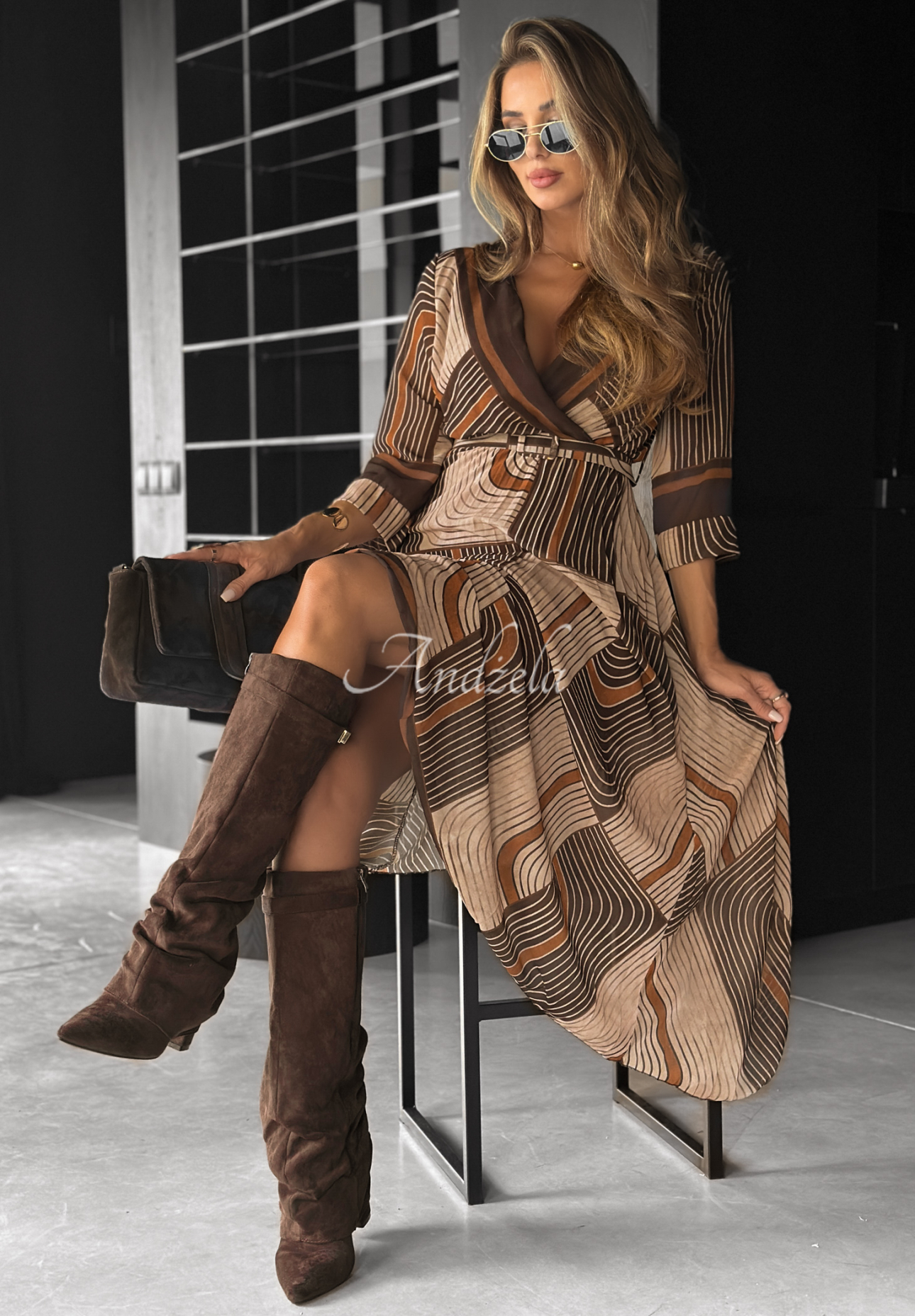 Gemusteres Midi-Kleid Coffee Please beige-schokoladenbraun