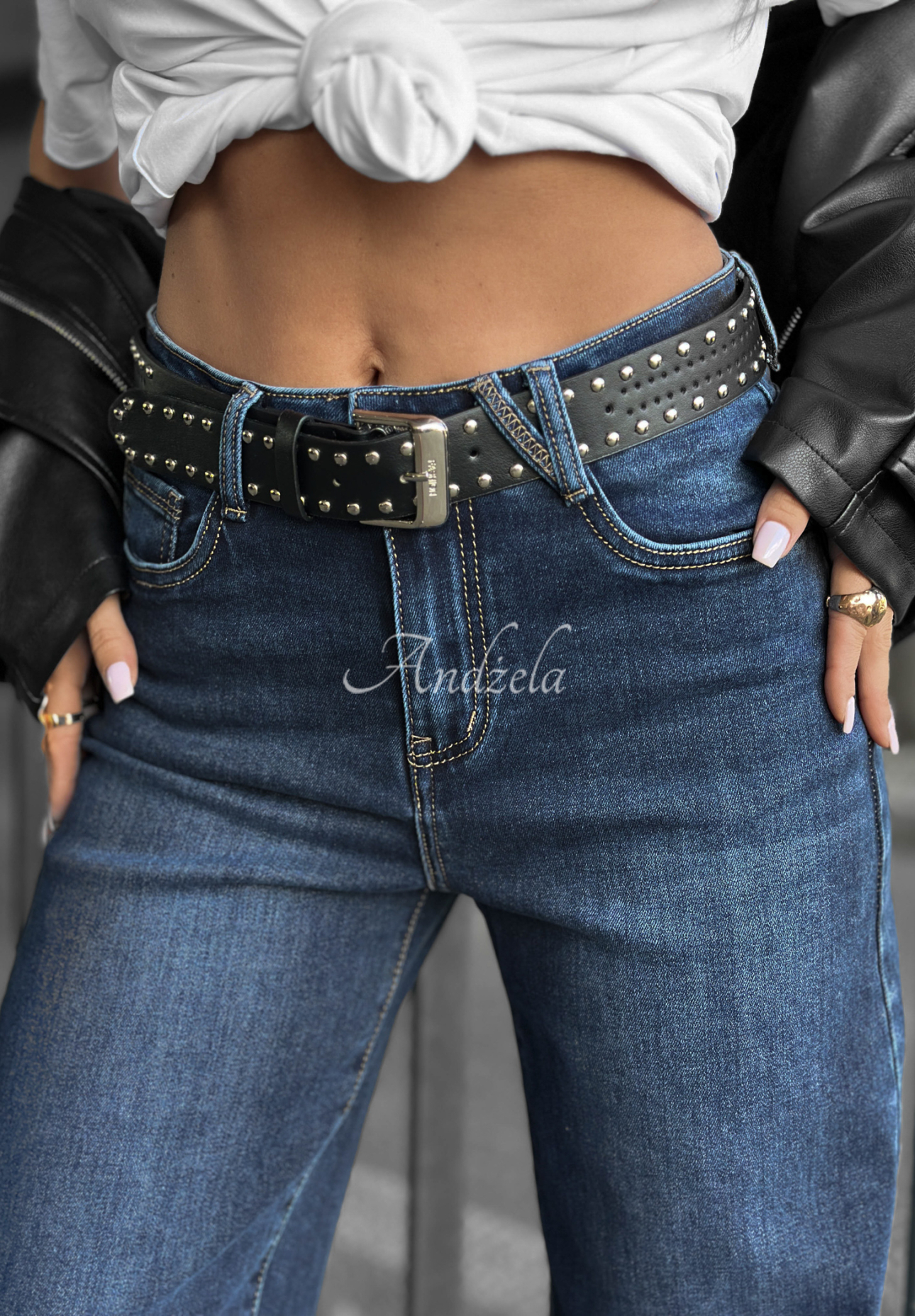 Jeans mom fit mit Gürtel Stay Curious dunkelblau