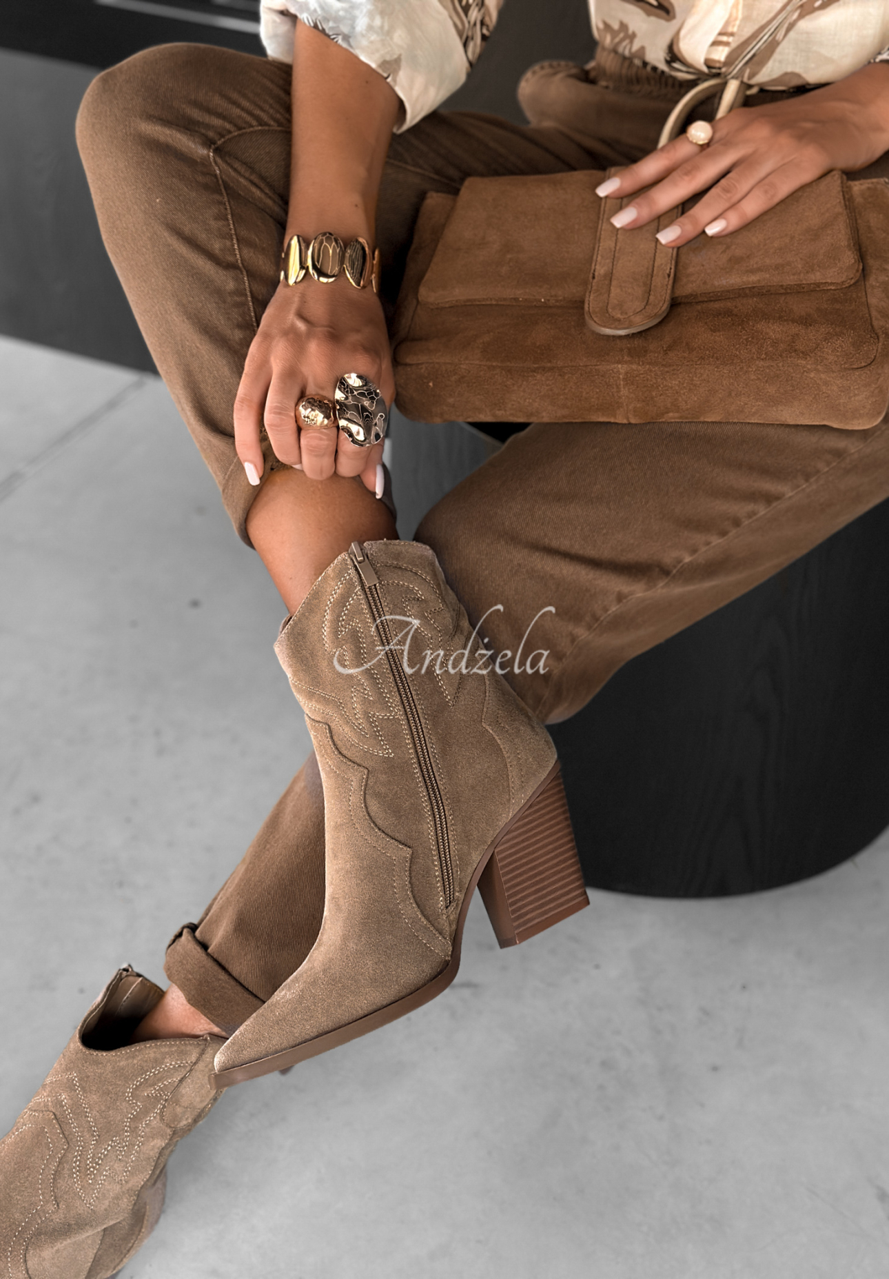 Suede cowboy boots I Moved On beige