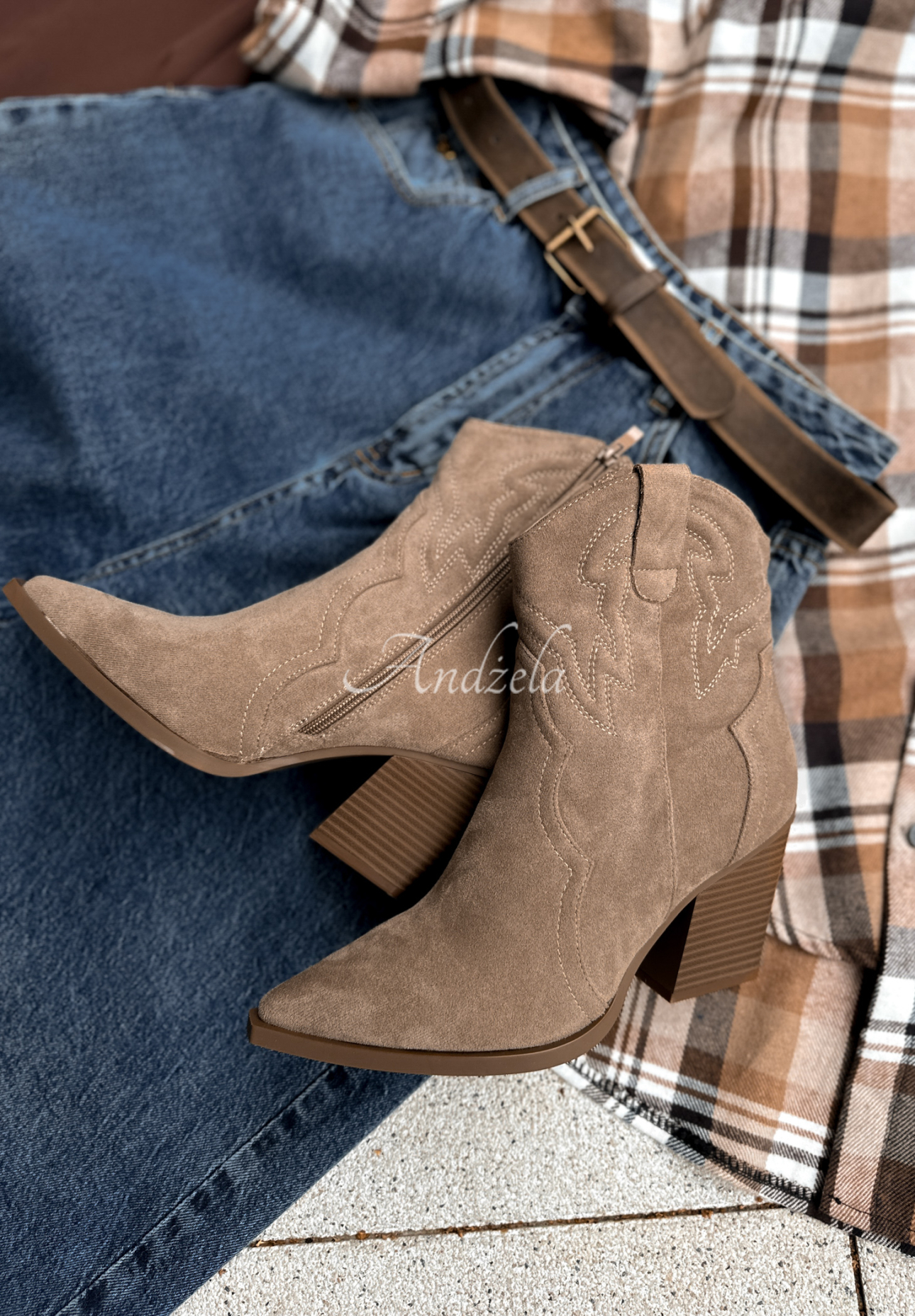 Cowboystiefel aus Wildleder I Moved On Beige