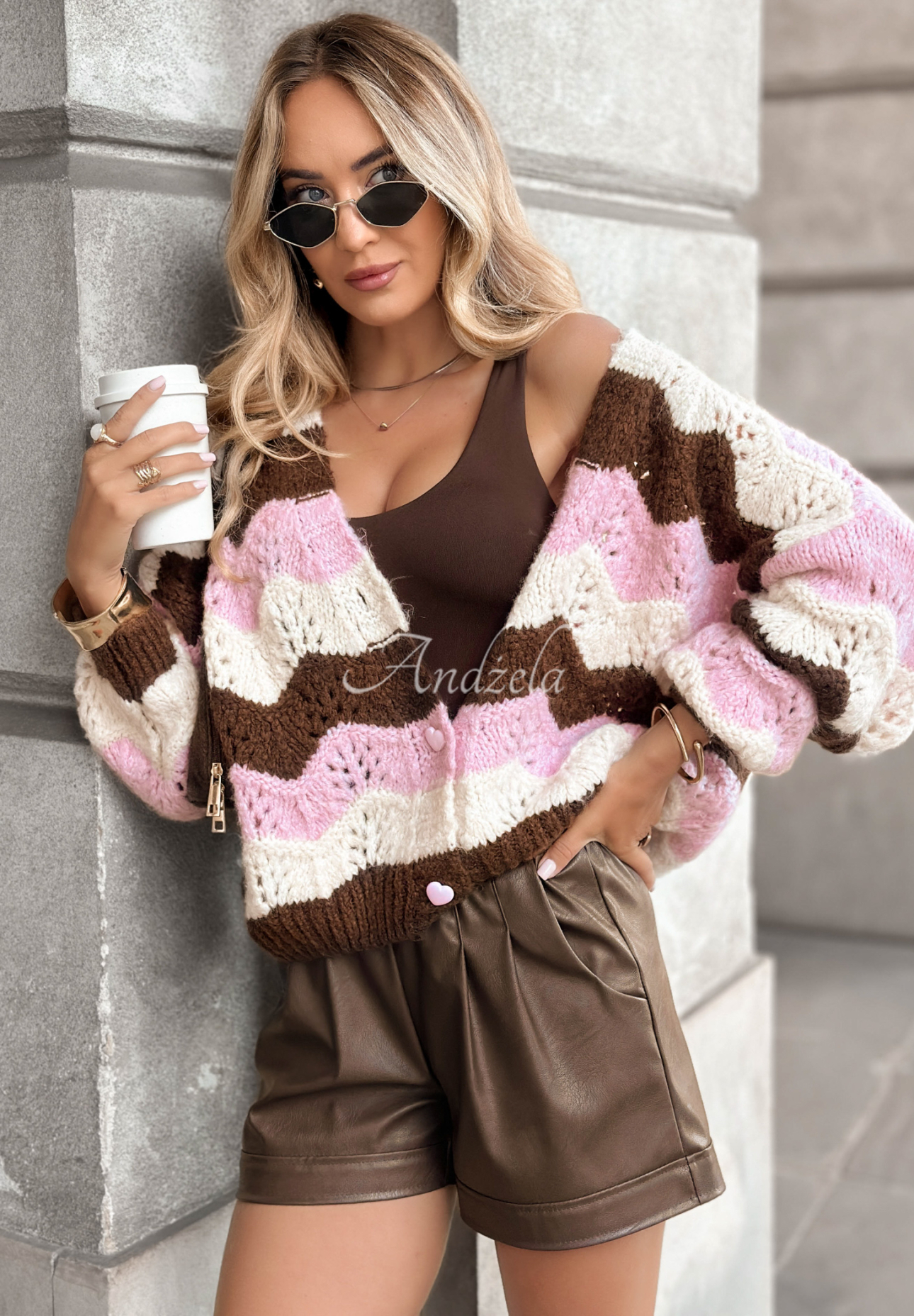 Kurzer Cardigan Don’t Text Me schokoladenbraun-Rosa