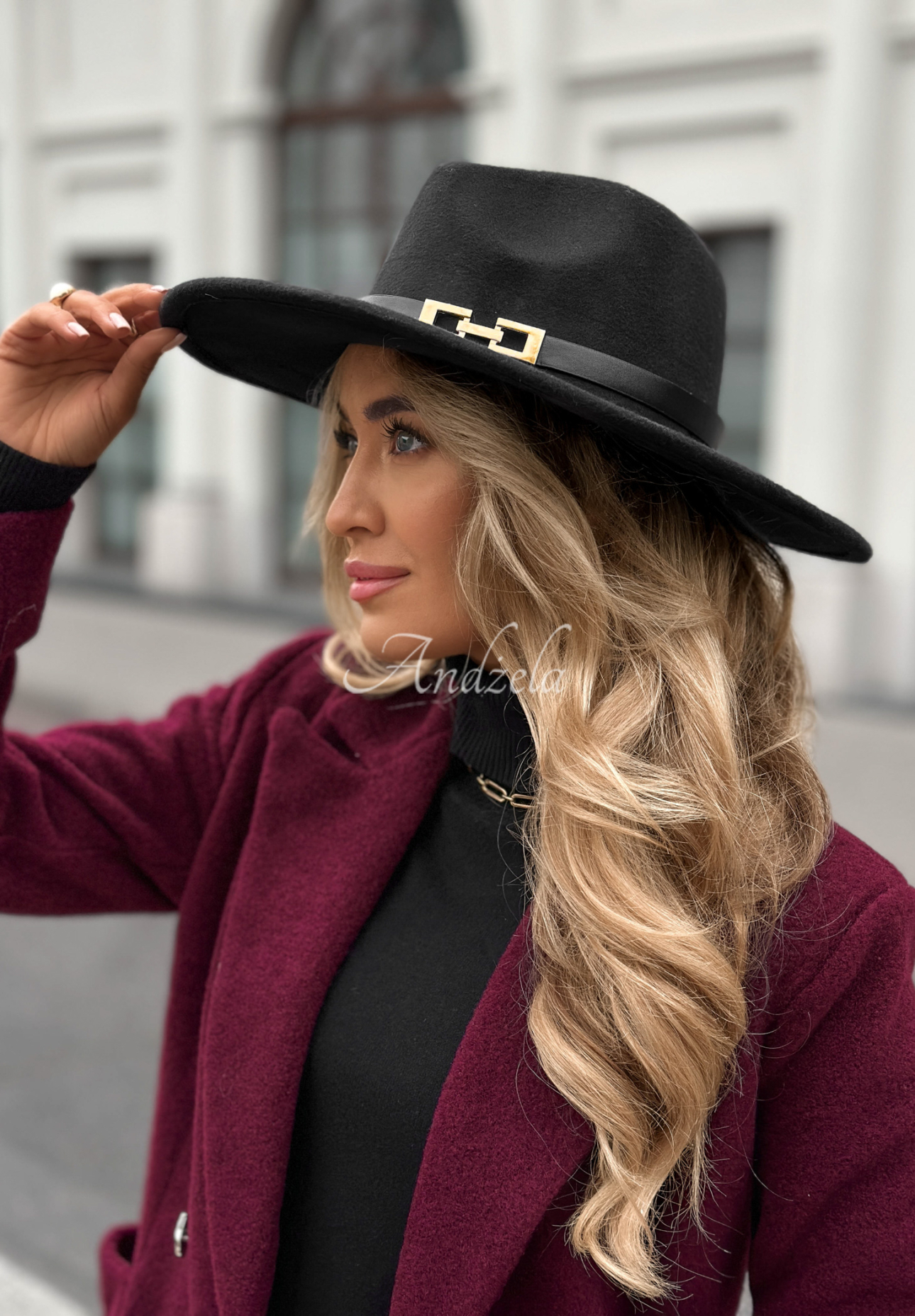 Zero Interest strap hat black