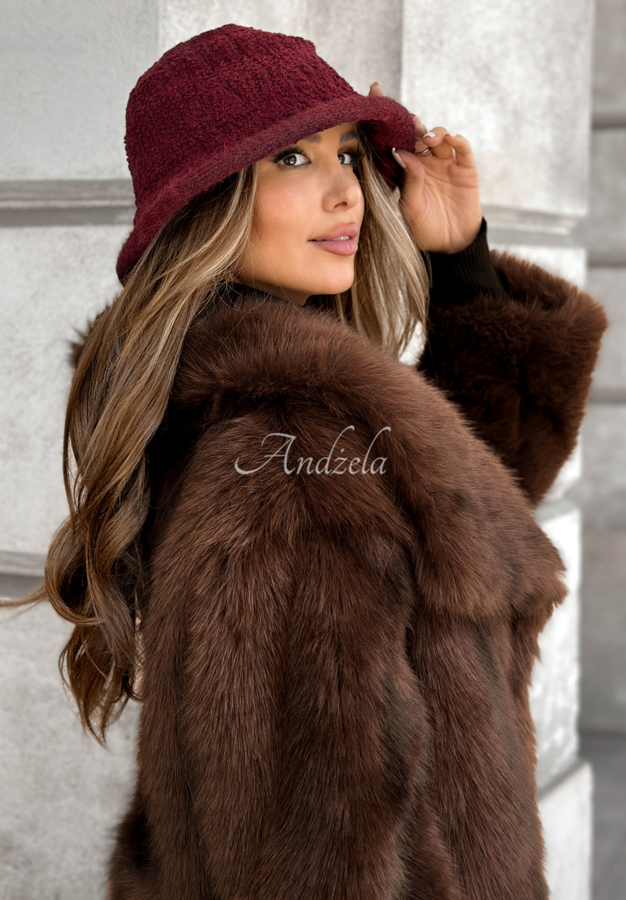 Tell Me Again sheepskin bucket hat burgundy