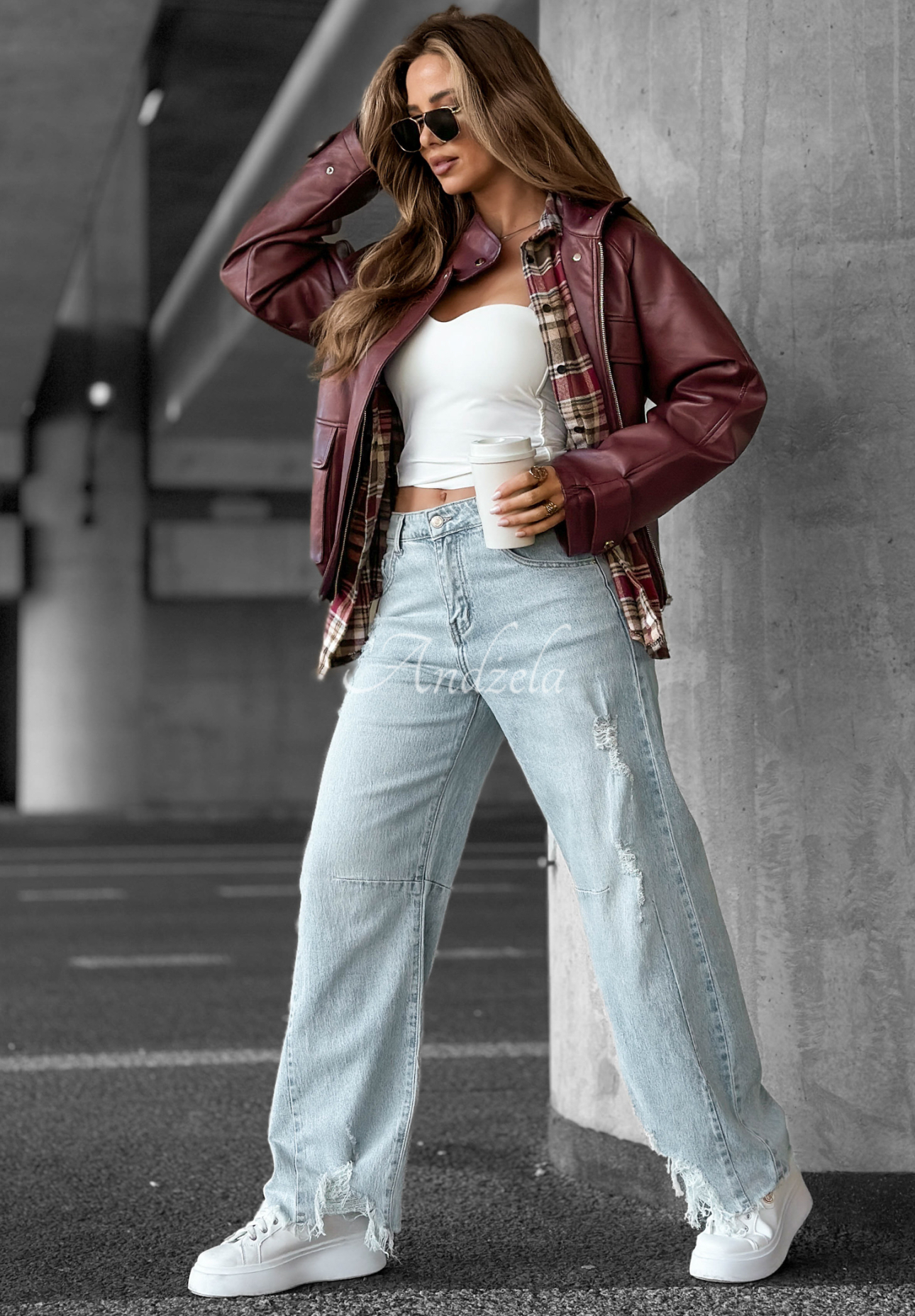 Denim pants with rubbing Unavailable blue