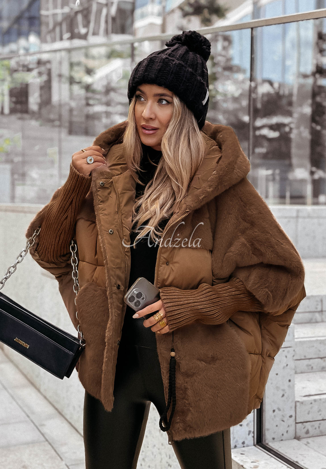 Gesteppte Jacke mit Fellimitat Snow & Pines Braun