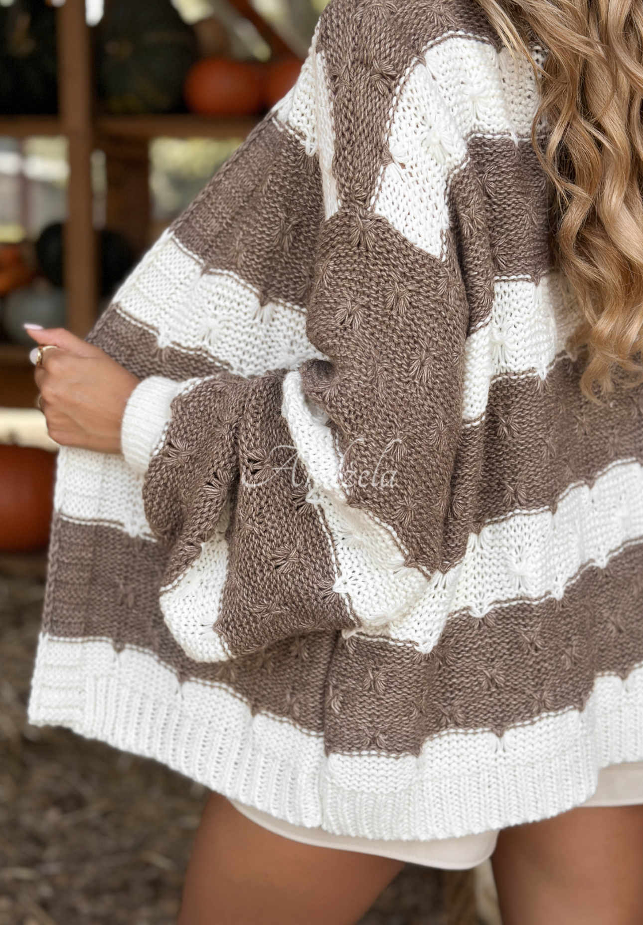 Kurzer gestreifter Cardigan Not Coming Back weiß-beige