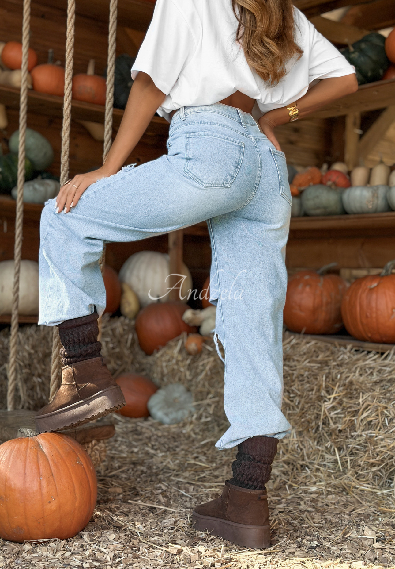 Jeans mit weitem Bein und Rissen Hold That Thought Blau