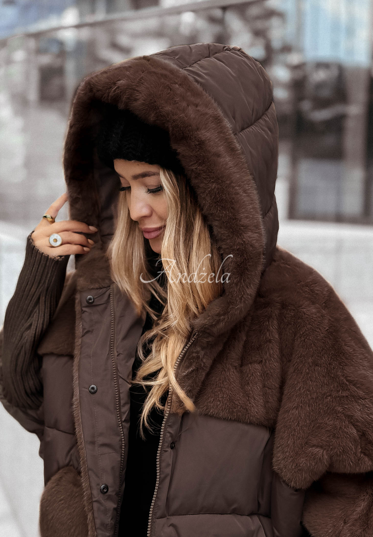 Gesteppte Jacke mit Fellimitat Snow &amp; Pines Schokoladenbraun